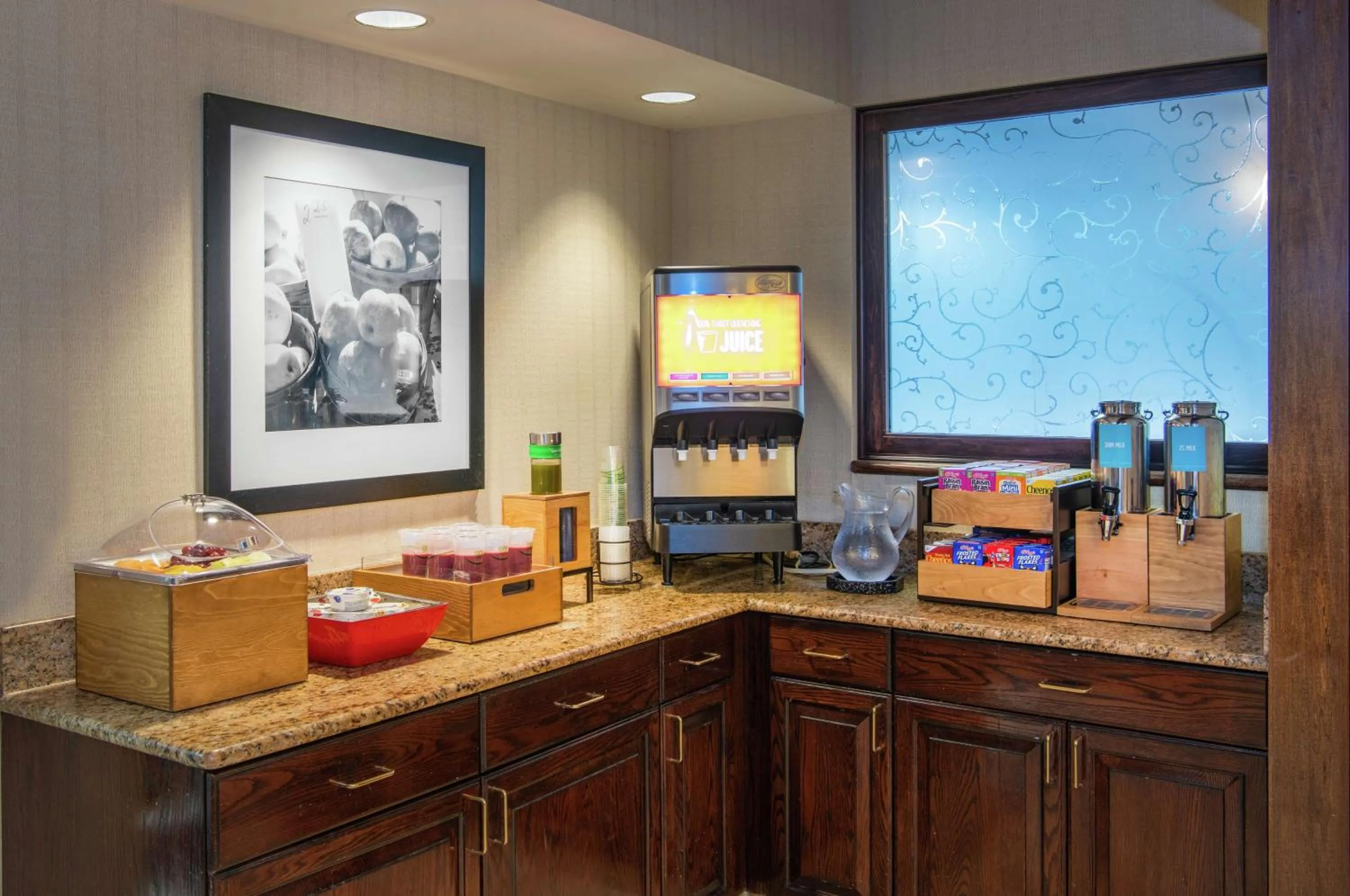 Breakfast in Hampton Inn Erie-South