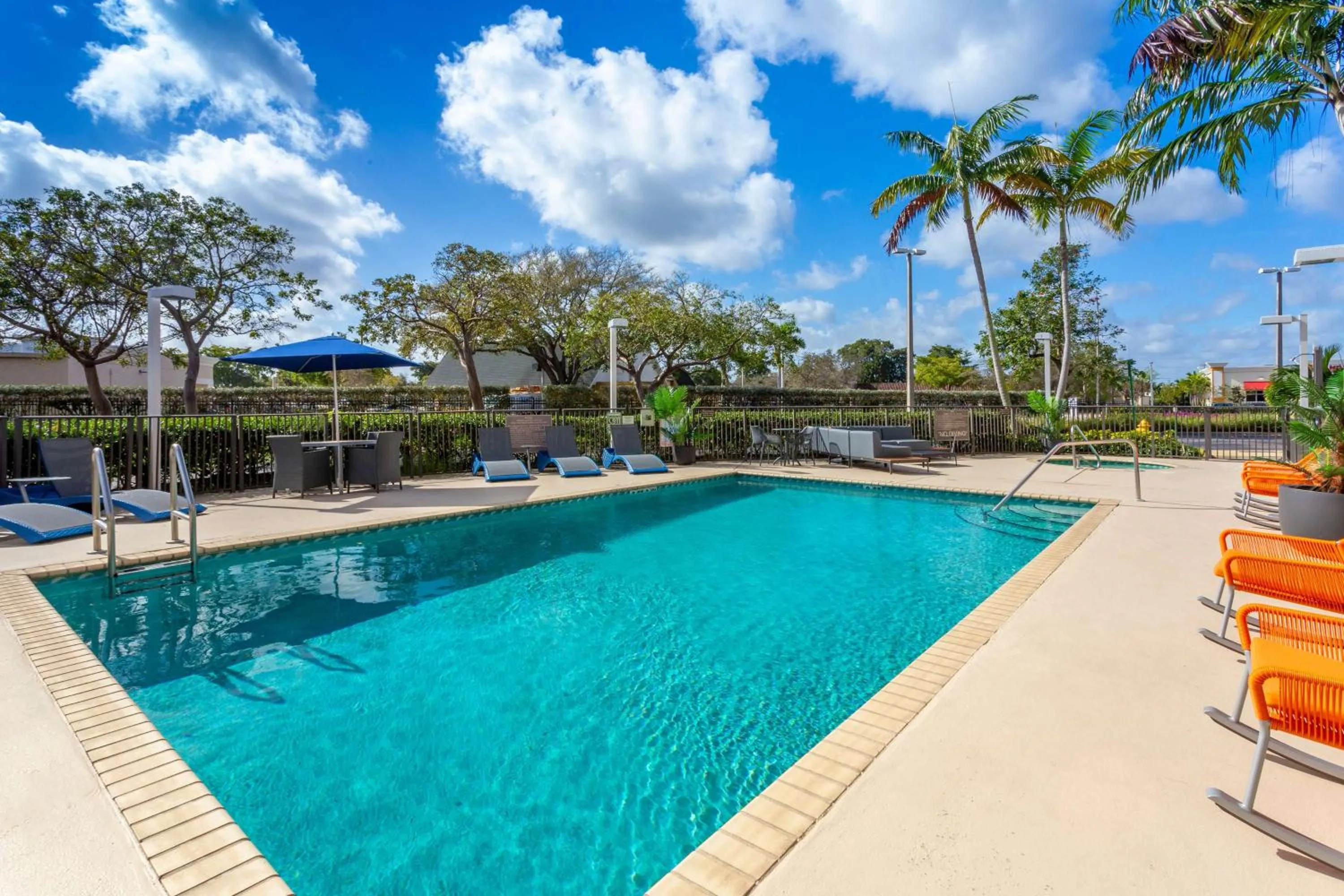 Pool view in Hampton Inn Commercial Boulevard-Fort Lauderdale