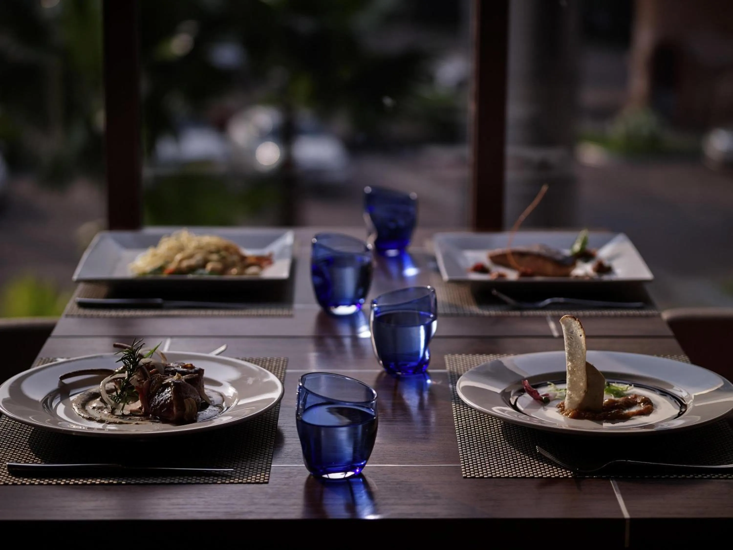 Restaurant/places to eat in Pullman Hanoi