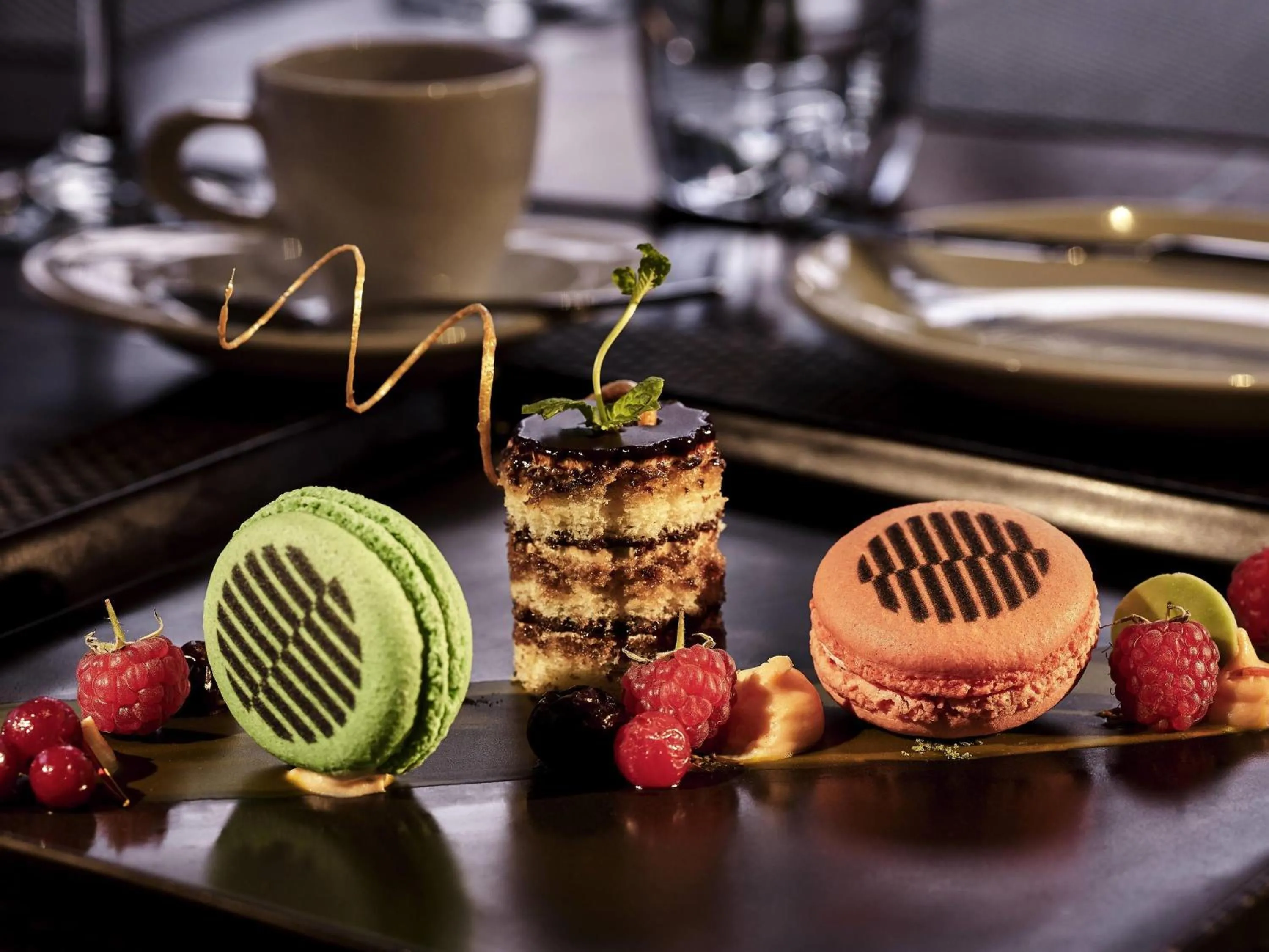 Restaurant/places to eat in Pullman Hanoi