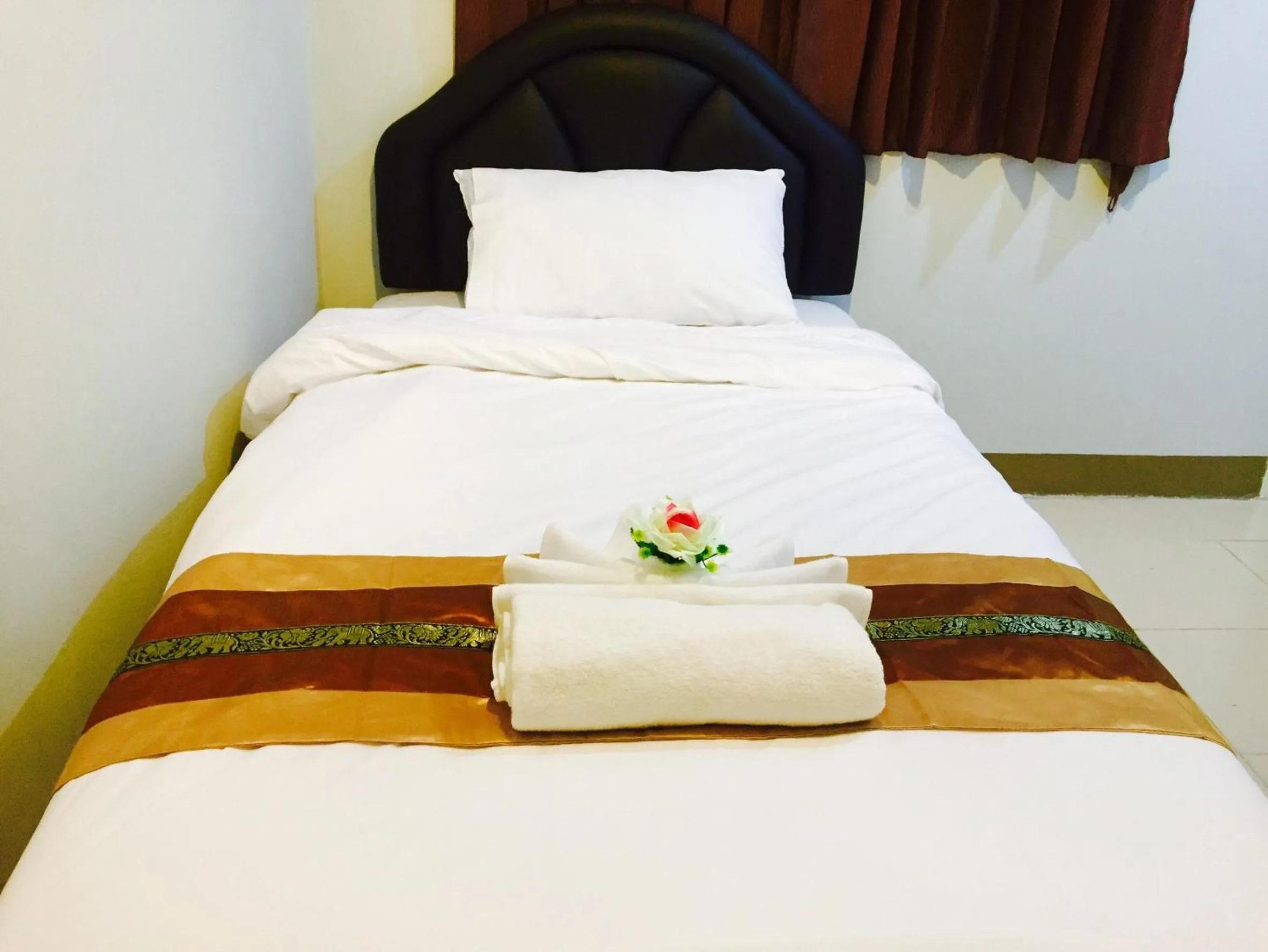 Bed in Retro Twin Home @Maesot