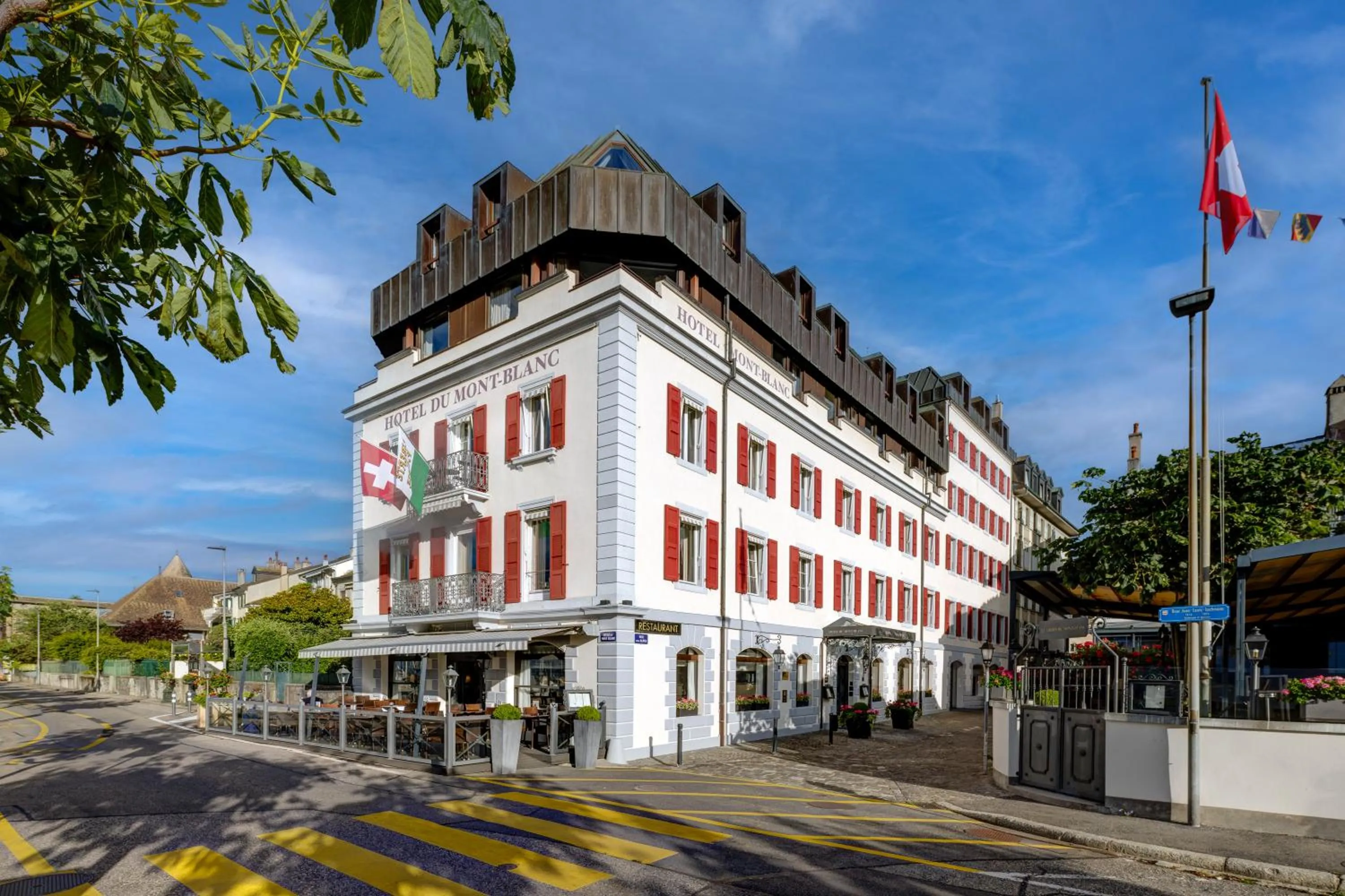 Property building in Romantik Hotel Mont Blanc au Lac