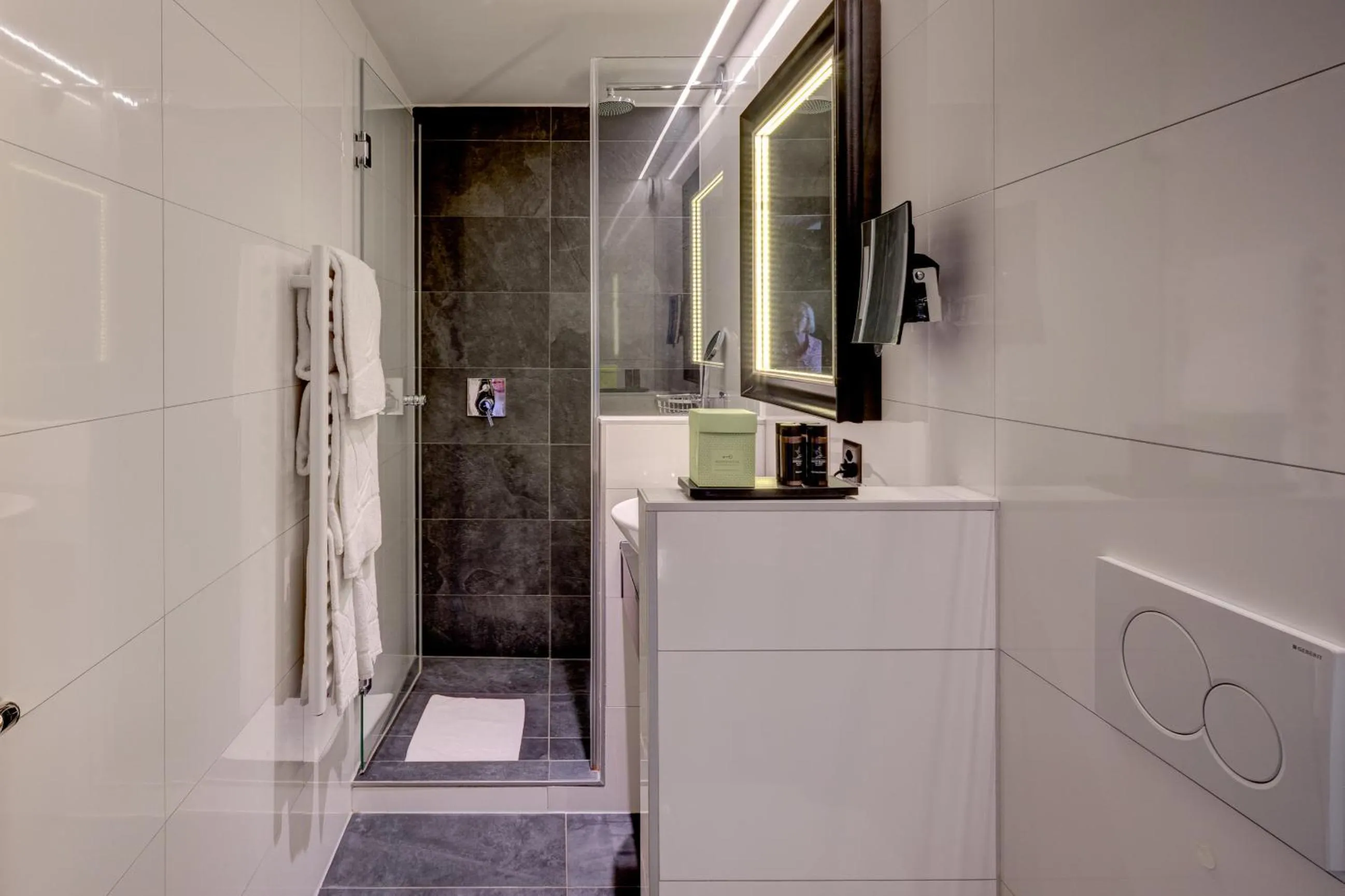 Bathroom in Romantik Hotel Mont Blanc au Lac