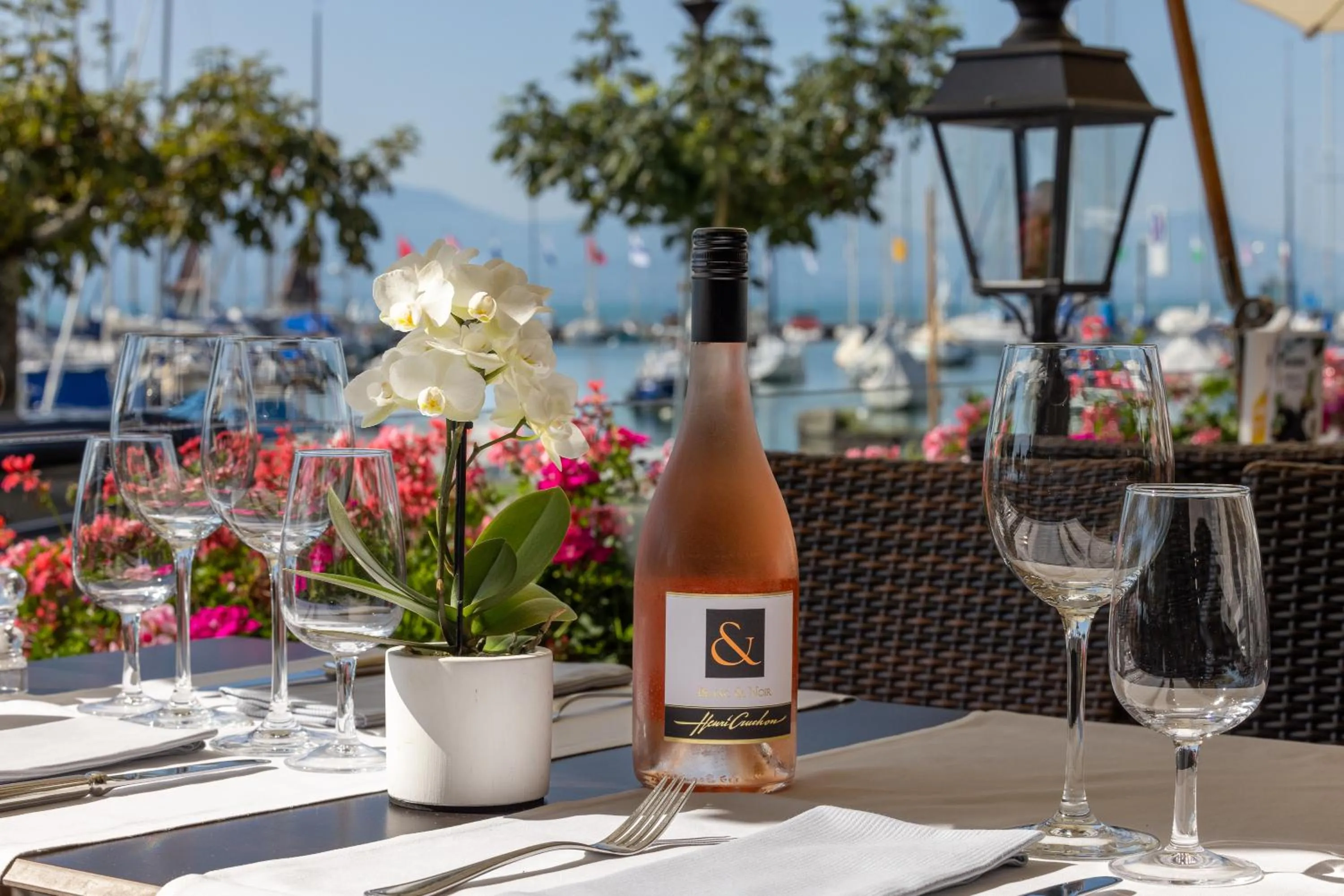 Restaurant/places to eat in Romantik Hotel Mont Blanc au Lac