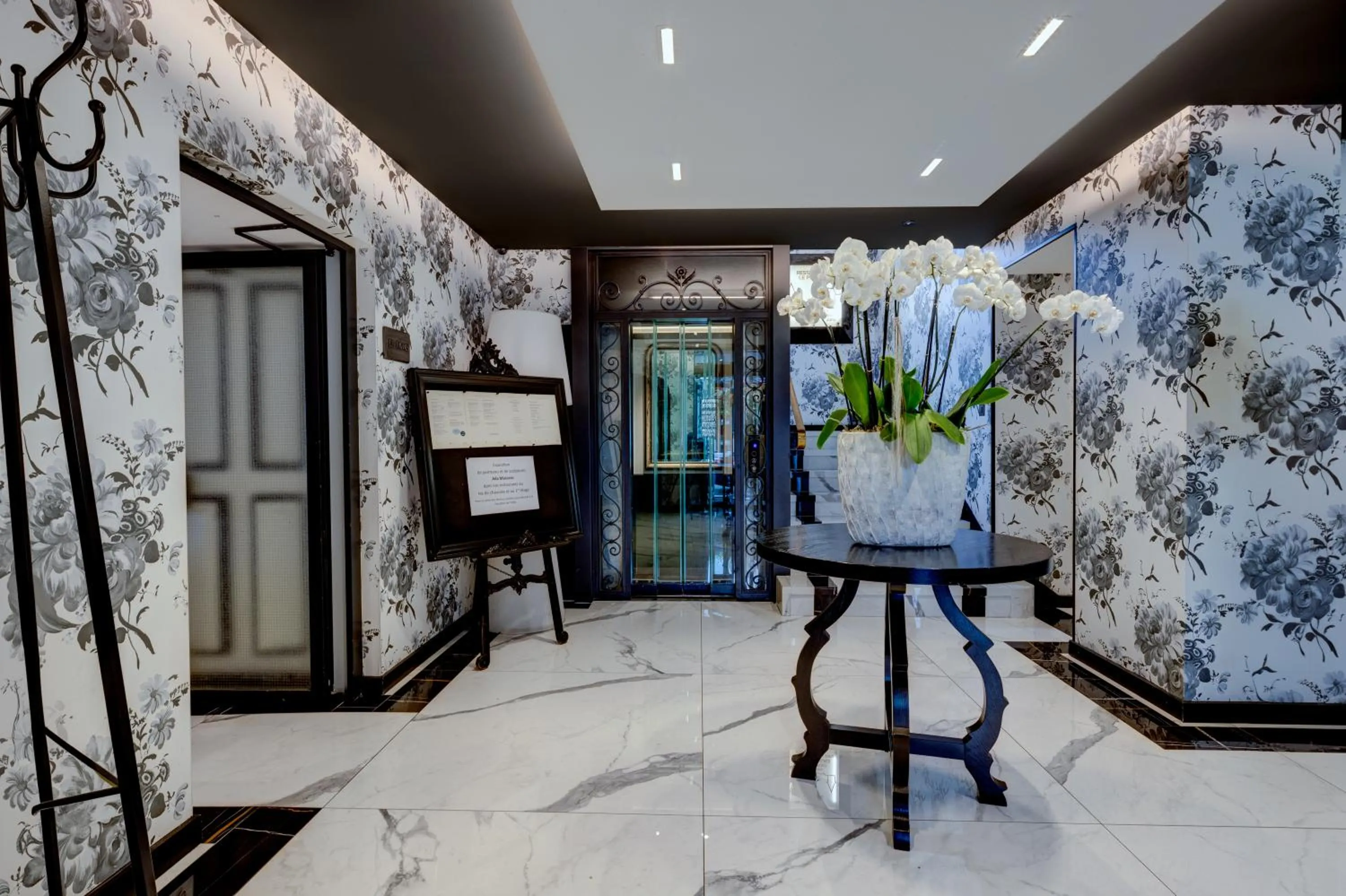 Lobby or reception in Romantik Hotel Mont Blanc au Lac