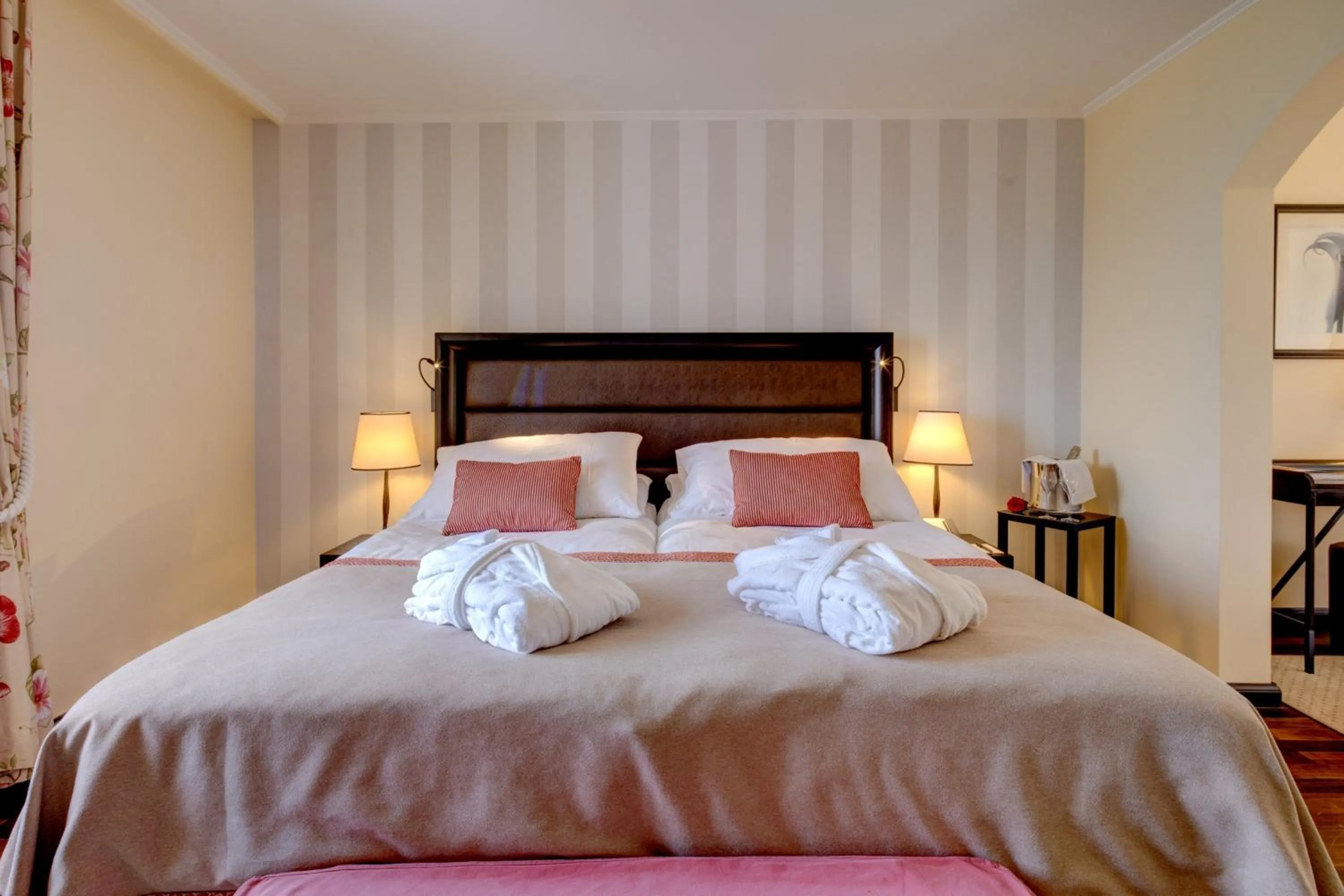 Bedroom, Bed in Romantik Hotel Mont Blanc au Lac