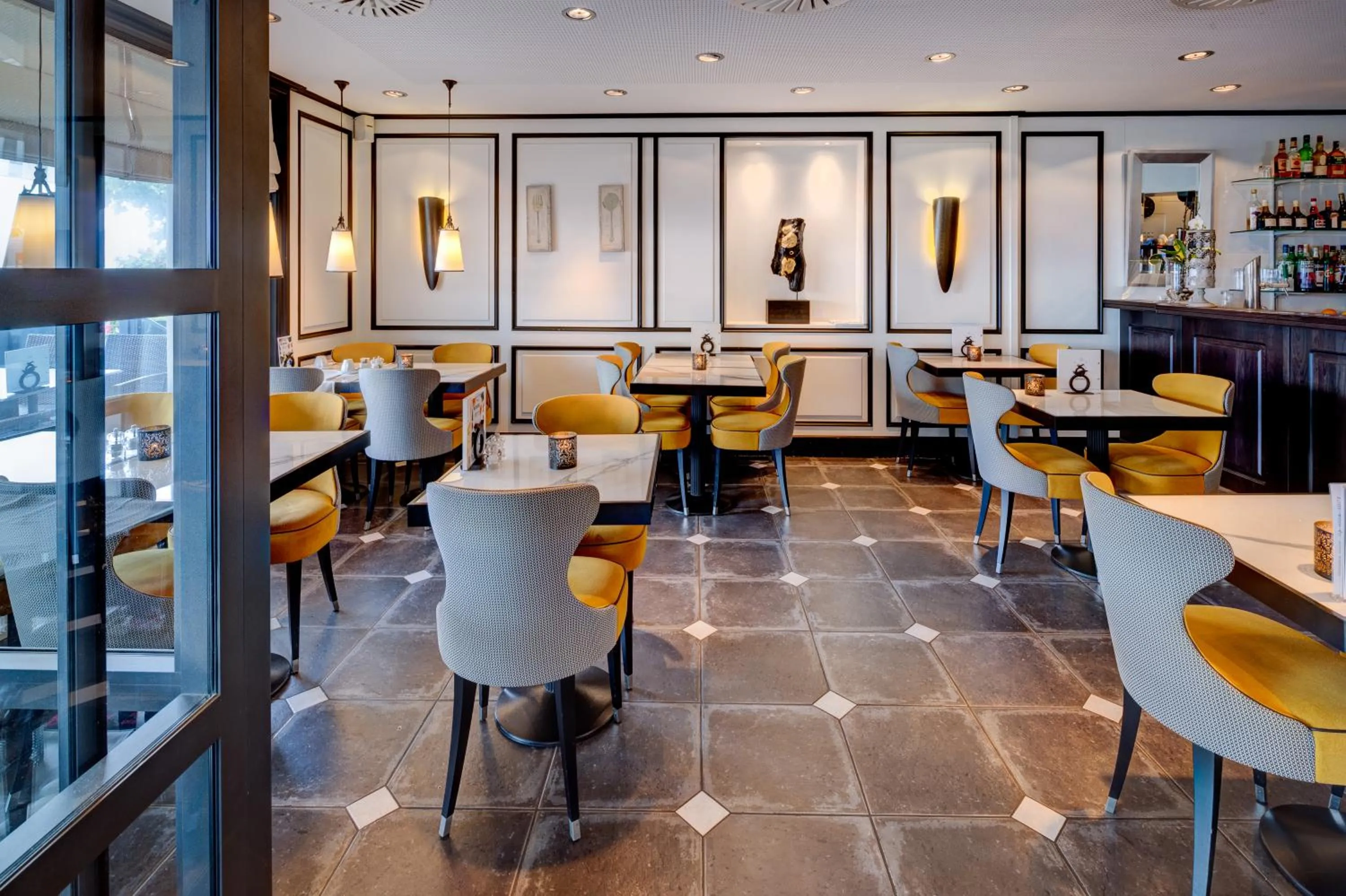 Restaurant/places to eat in Romantik Hotel Mont Blanc au Lac