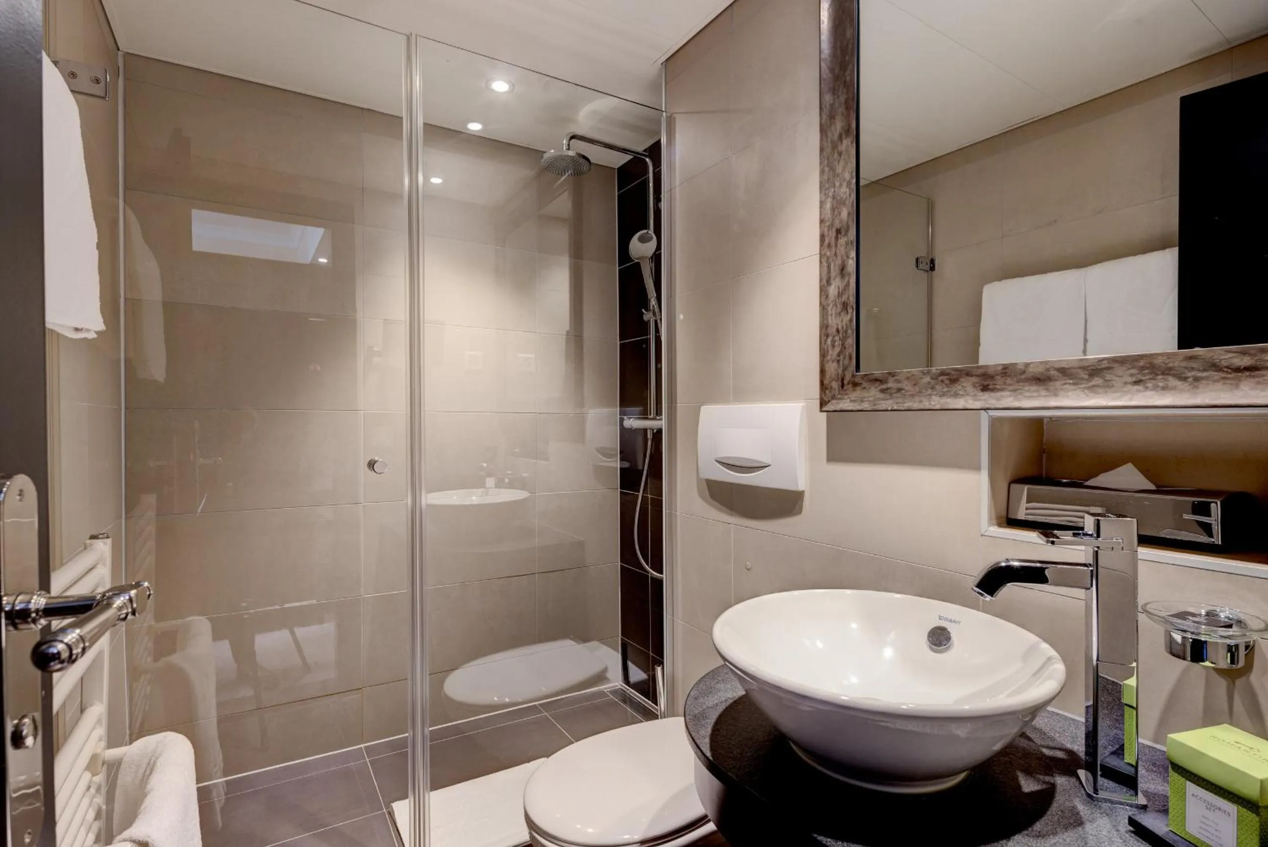 Bathroom in Romantik Hotel Mont Blanc au Lac