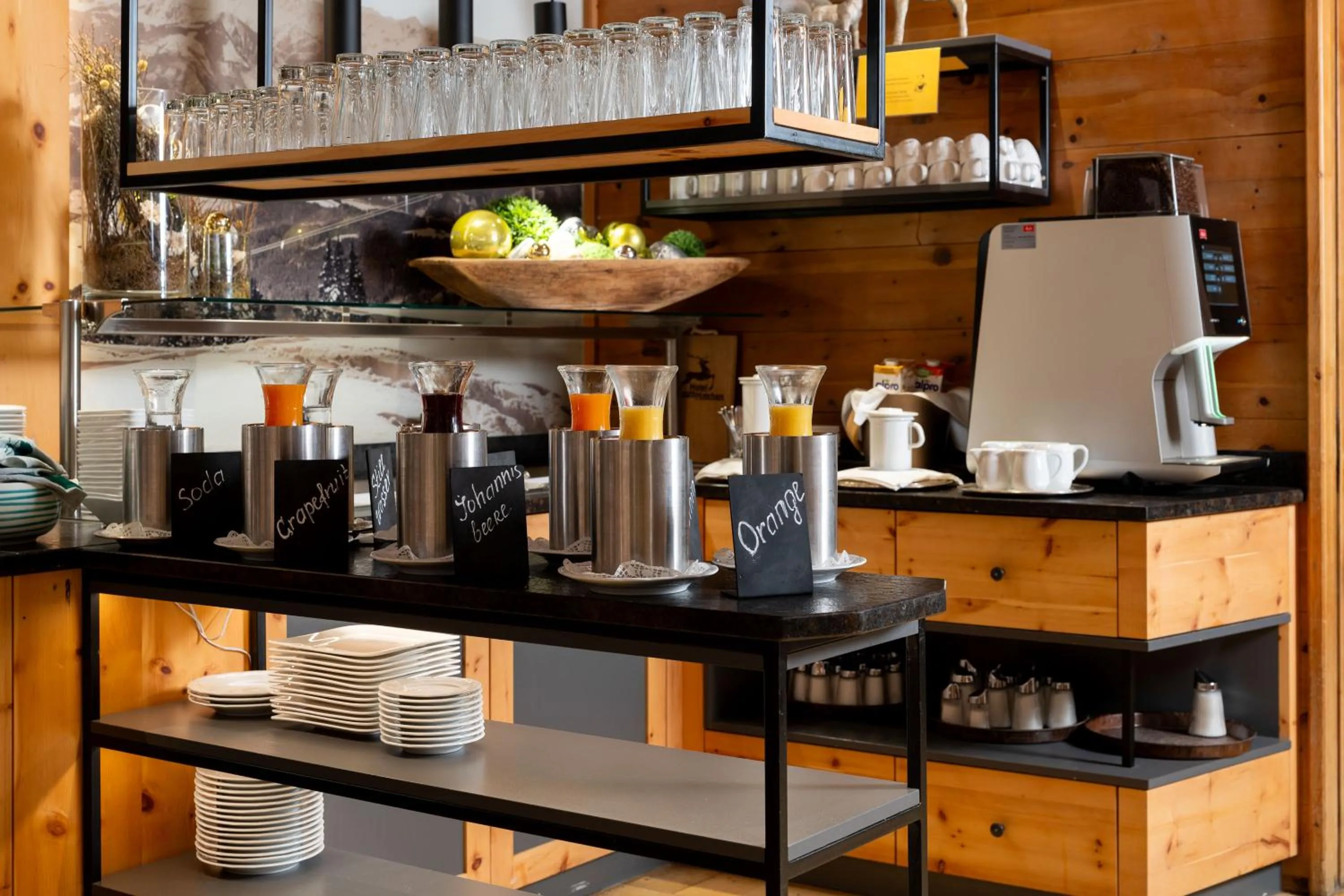 Buffet breakfast in Hotel zum Hirschen Zell am See