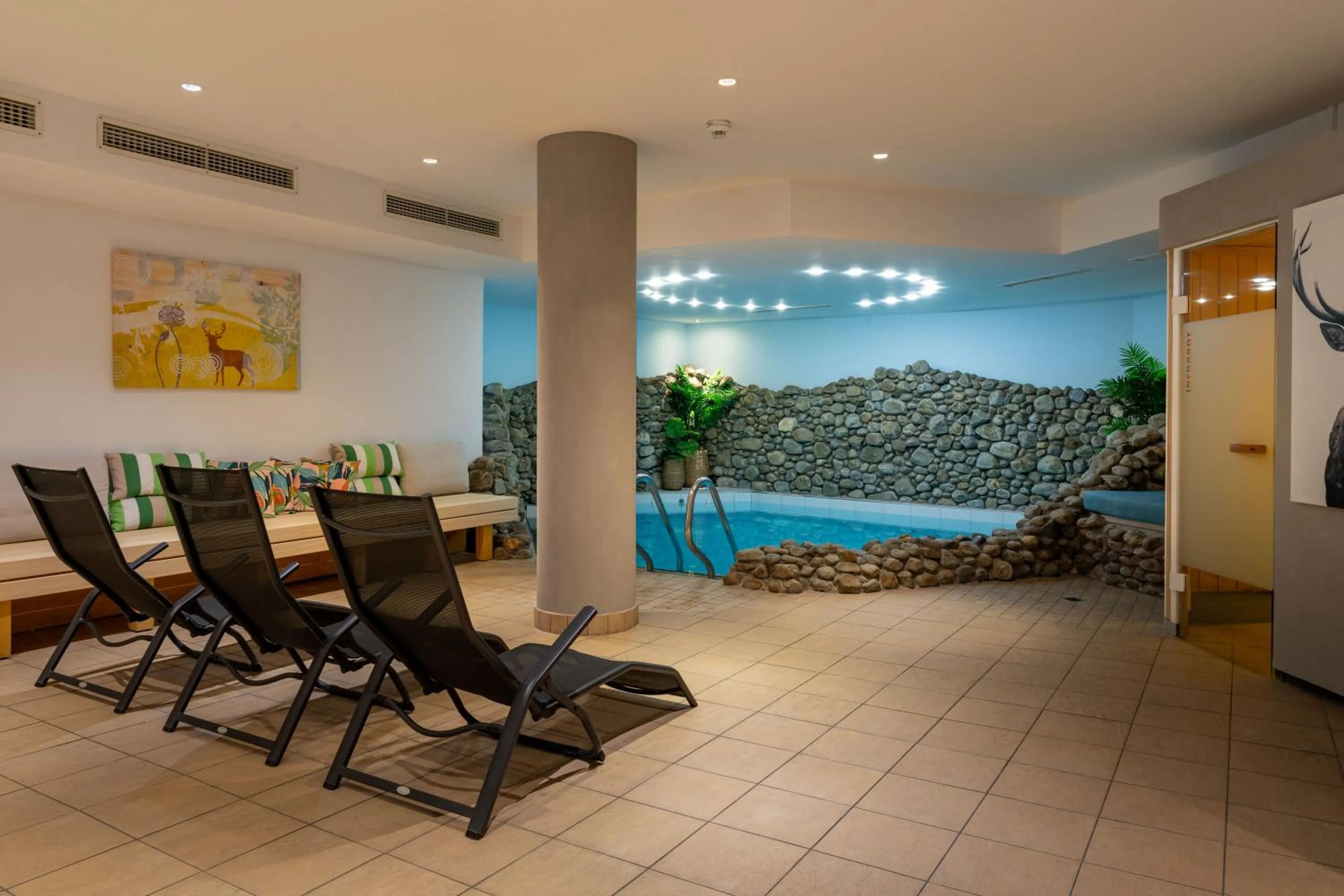 Swimming pool in Hotel zum Hirschen Zell am See