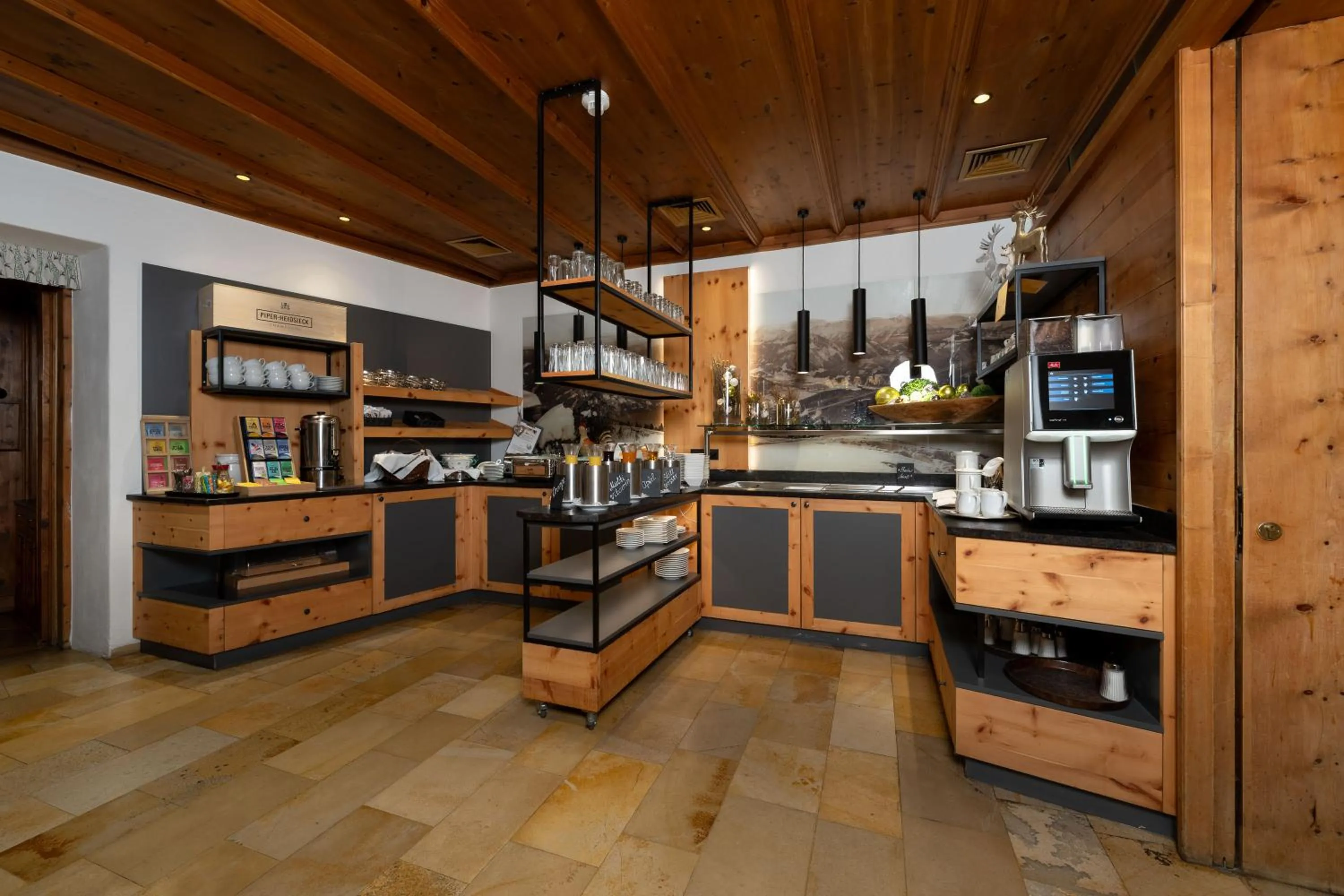 Buffet breakfast in Hotel zum Hirschen Zell am See