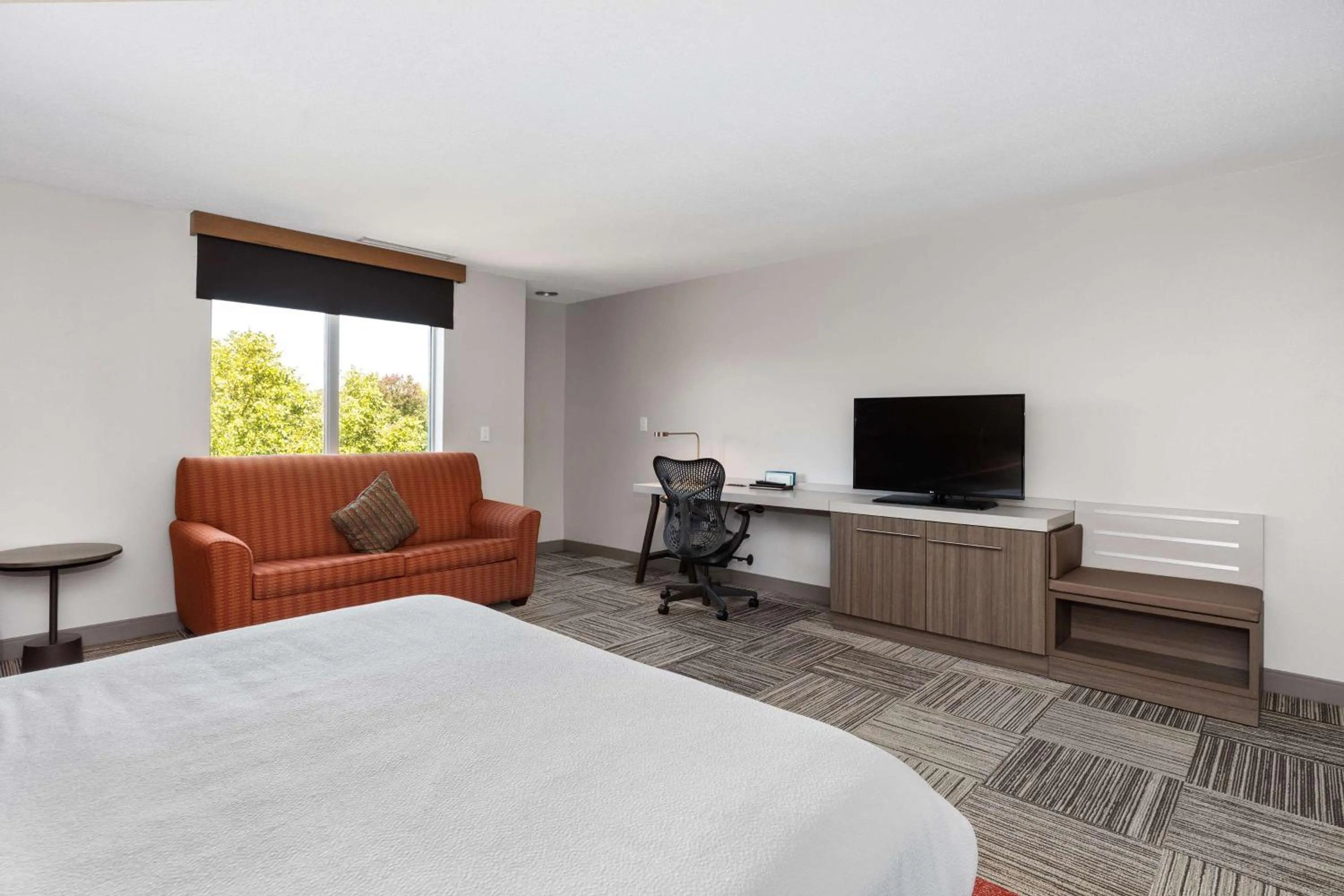 Bedroom, Bed in Hilton Garden Inn Syracuse