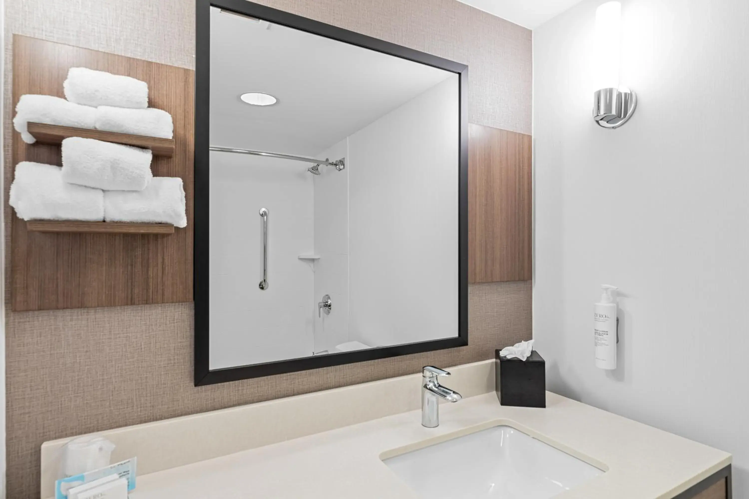 Premium King Room in Hilton Garden Inn Syracuse Premium King Room in Hilton Garden Inn Syracuse