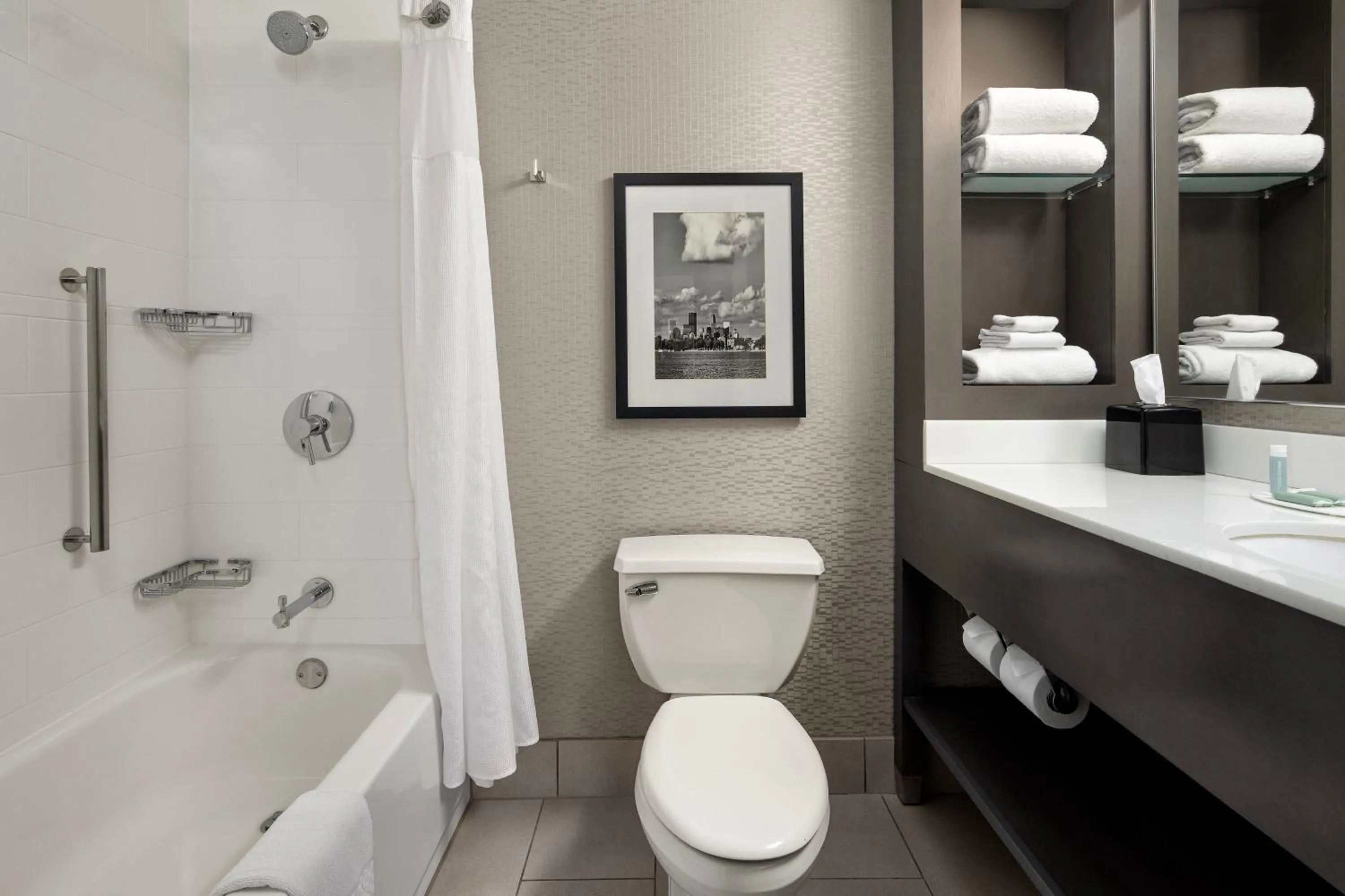 Photo of the whole room in Courtyard by Marriott Minneapolis Downtown