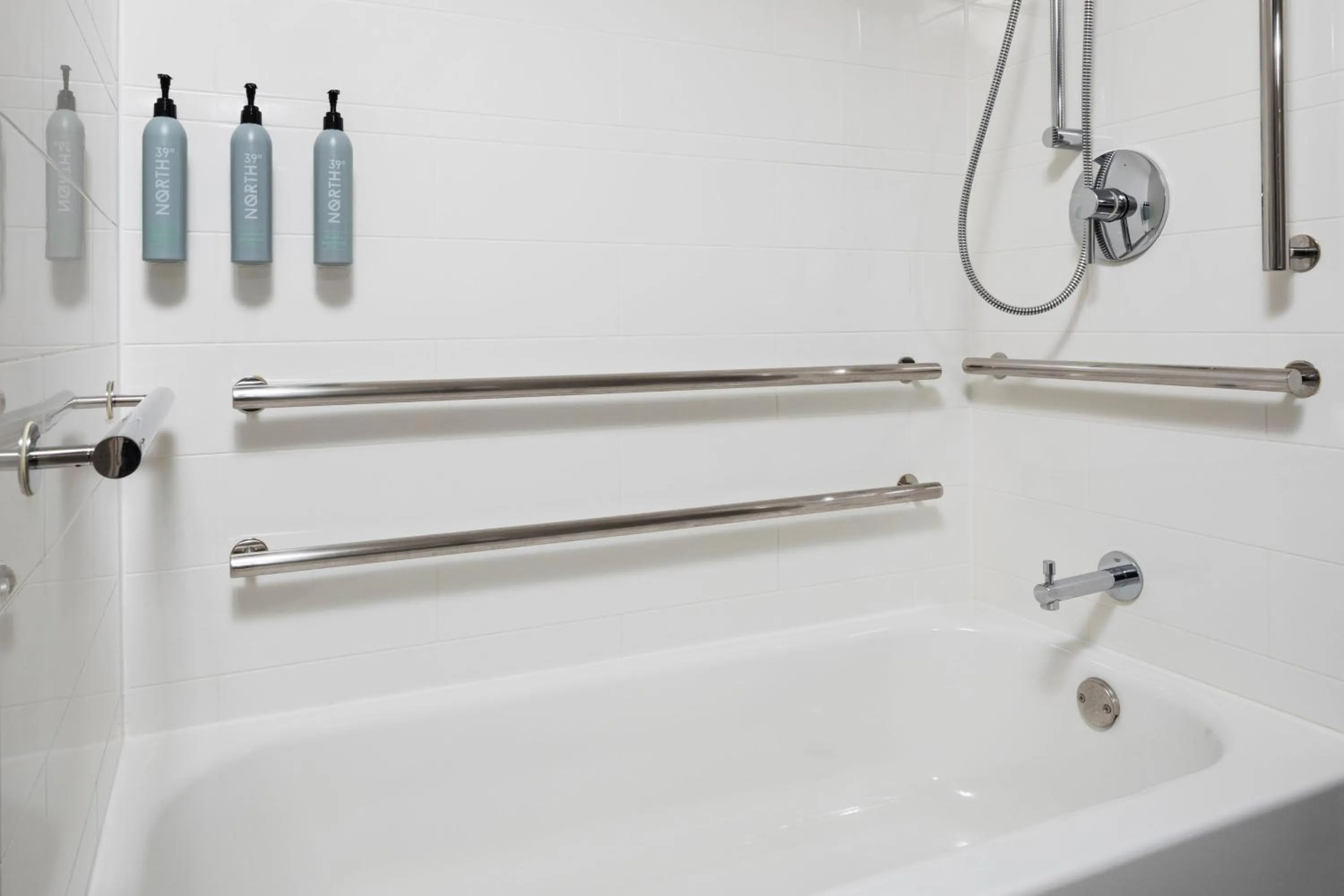 Photo of the whole room in Courtyard by Marriott Minneapolis Downtown