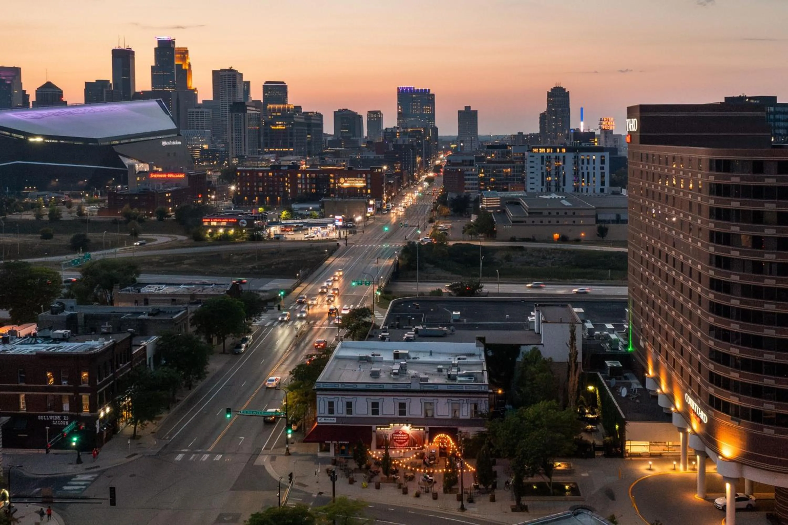 Property building in Courtyard by Marriott Minneapolis Downtown