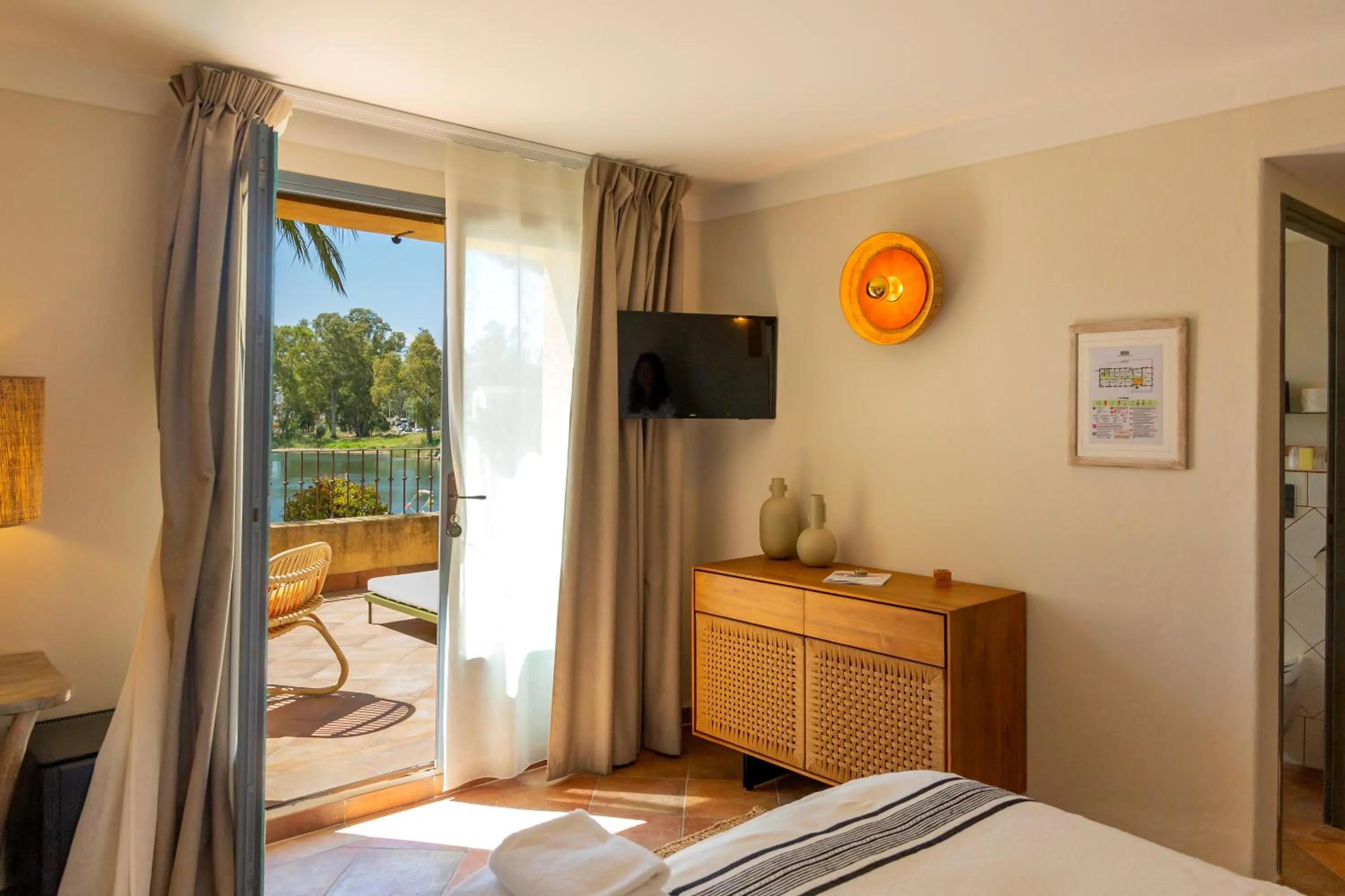 Patio, Bed in Casa Santini x Roc Seven