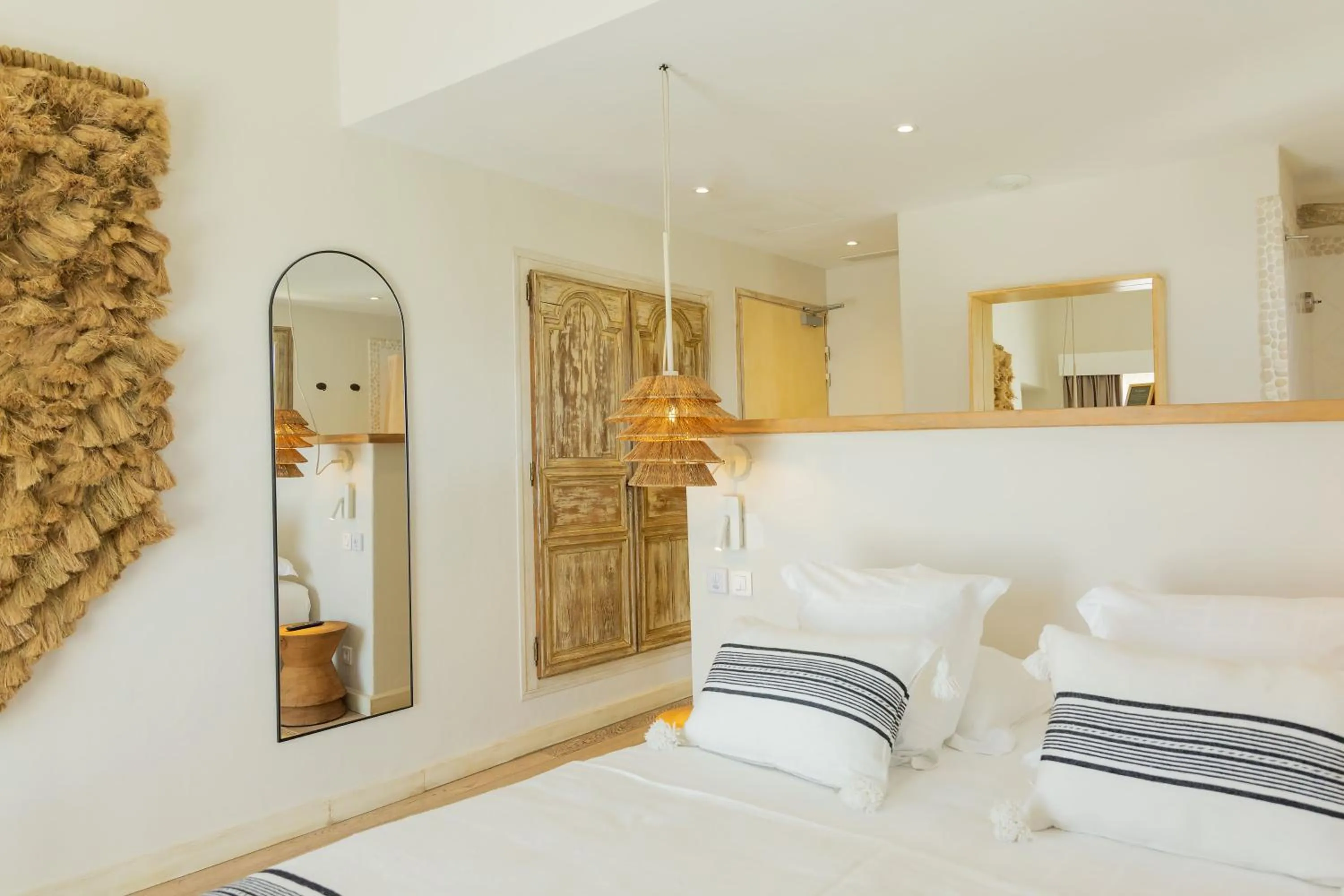 Bed in Casa Santini x Roc Seven