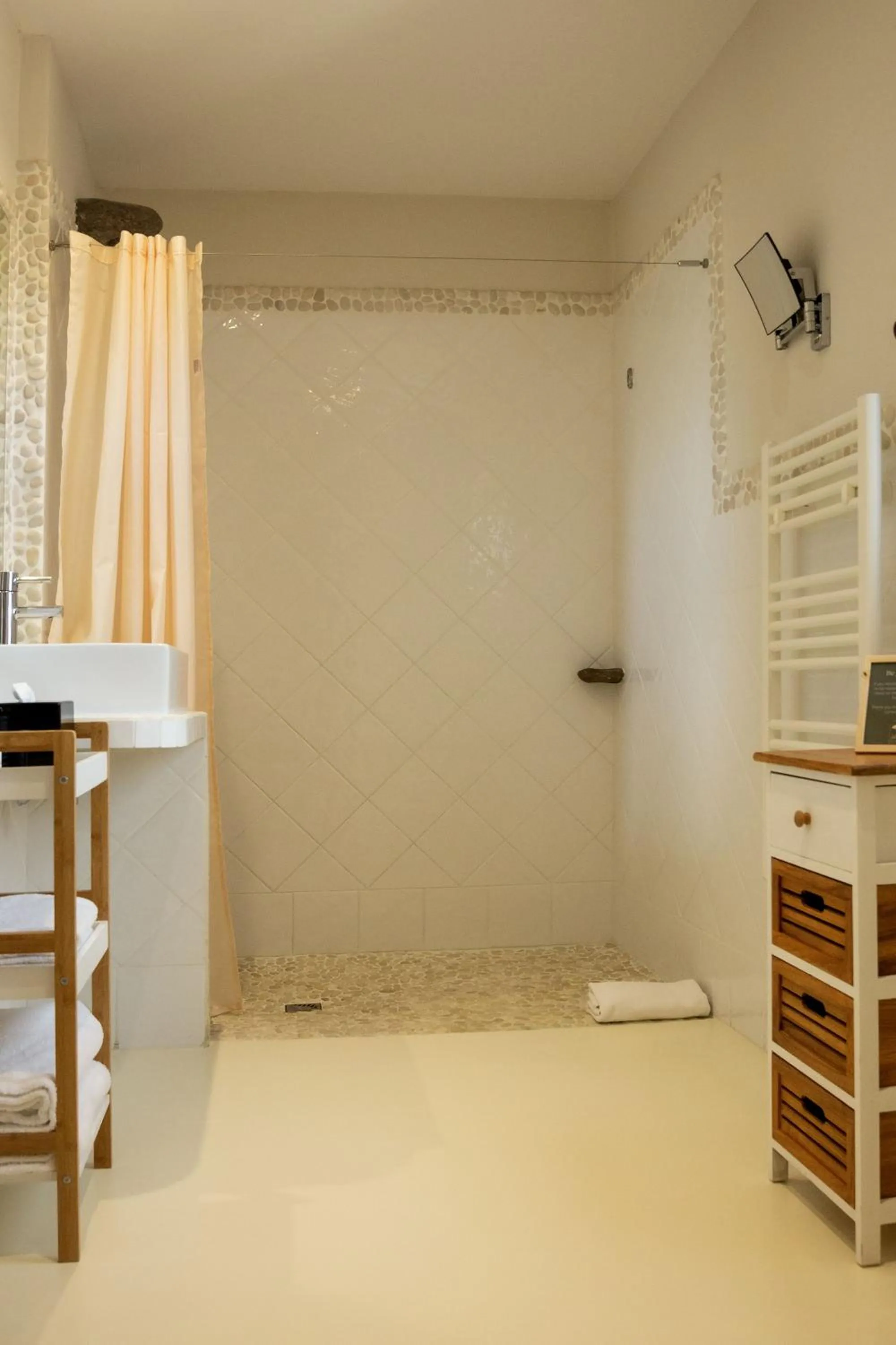 Bathroom in Casa Santini x Roc Seven