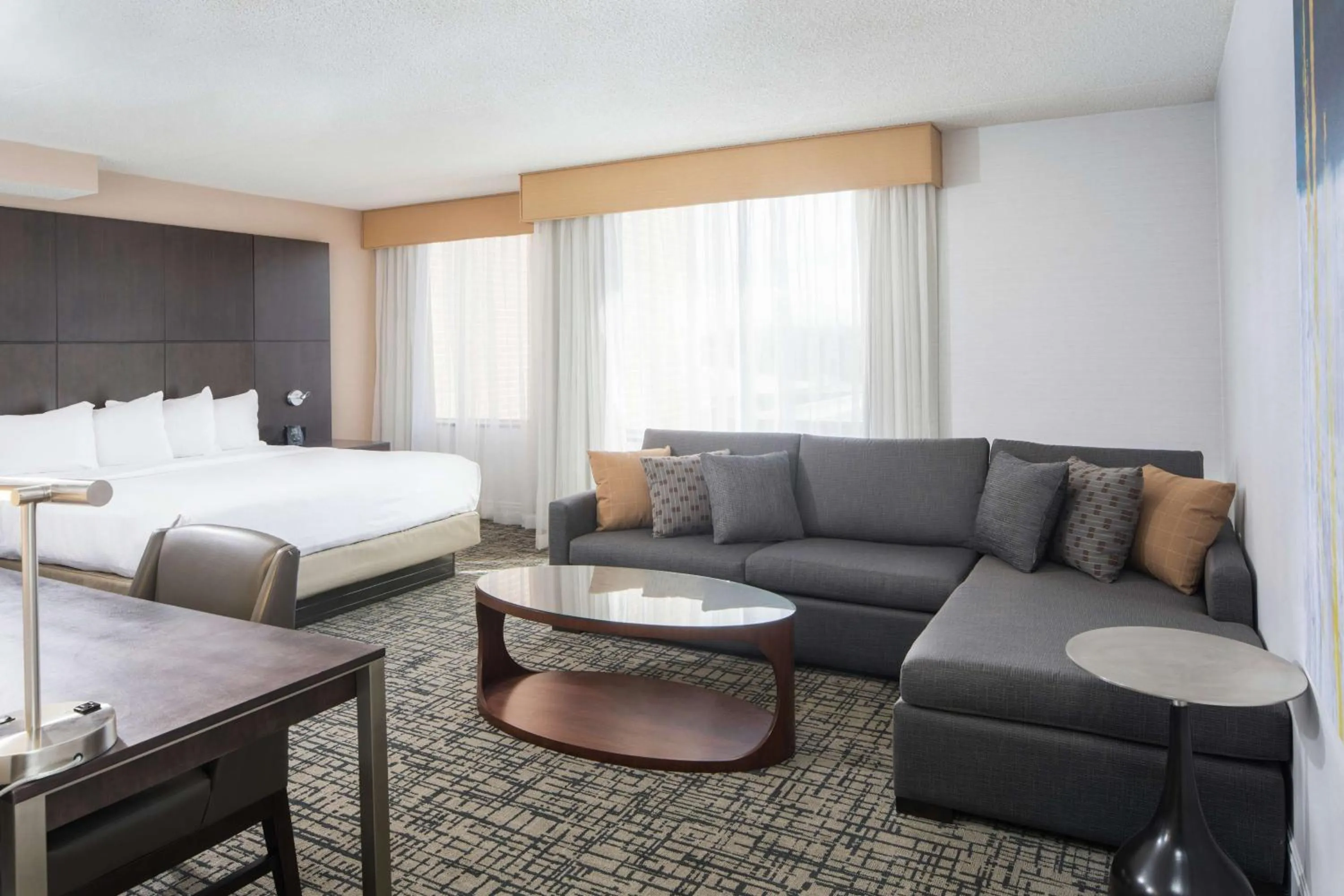 Bedroom, Bed in DoubleTree by Hilton Hotel Syracuse