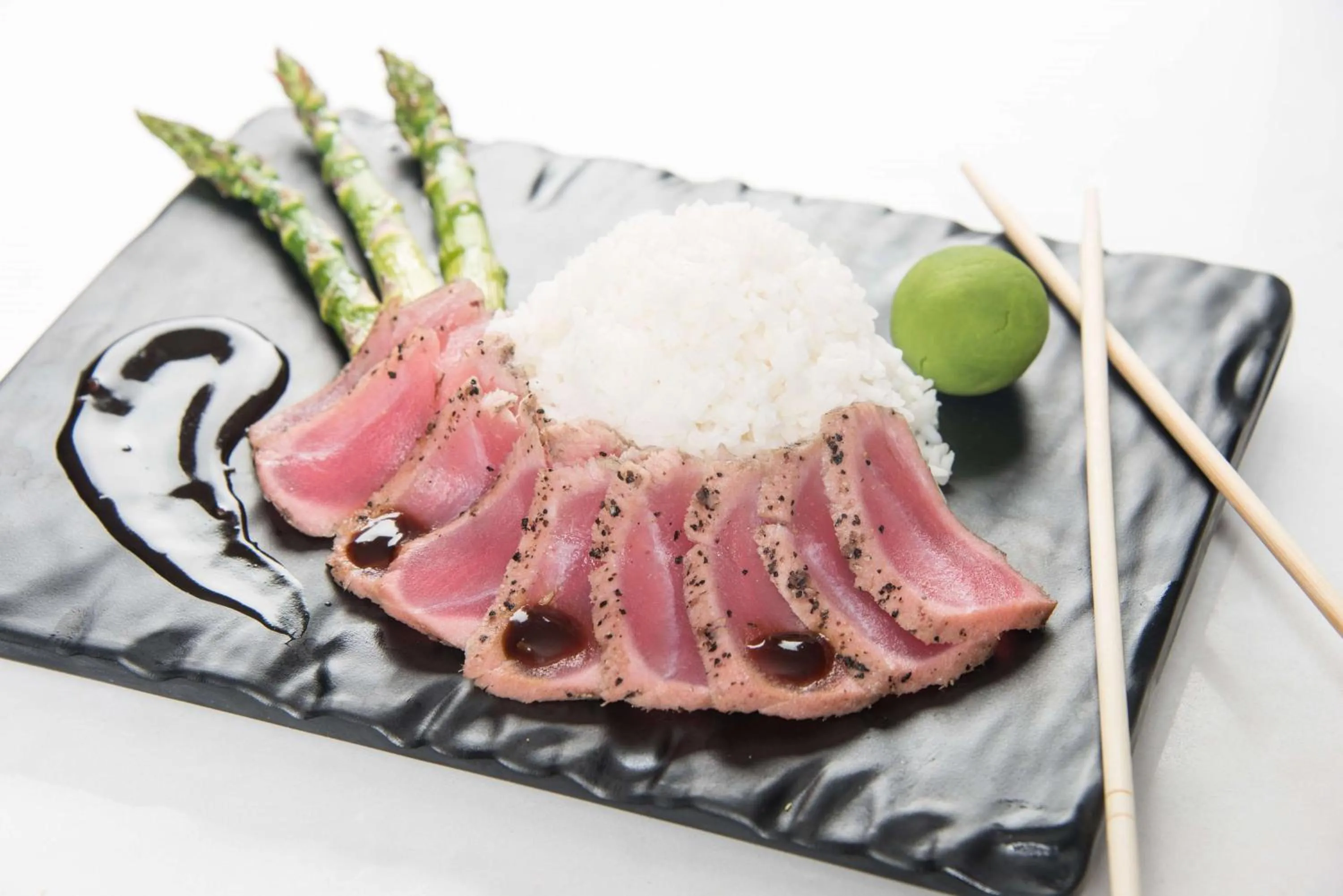 Dining area in DoubleTree by Hilton Hotel Syracuse