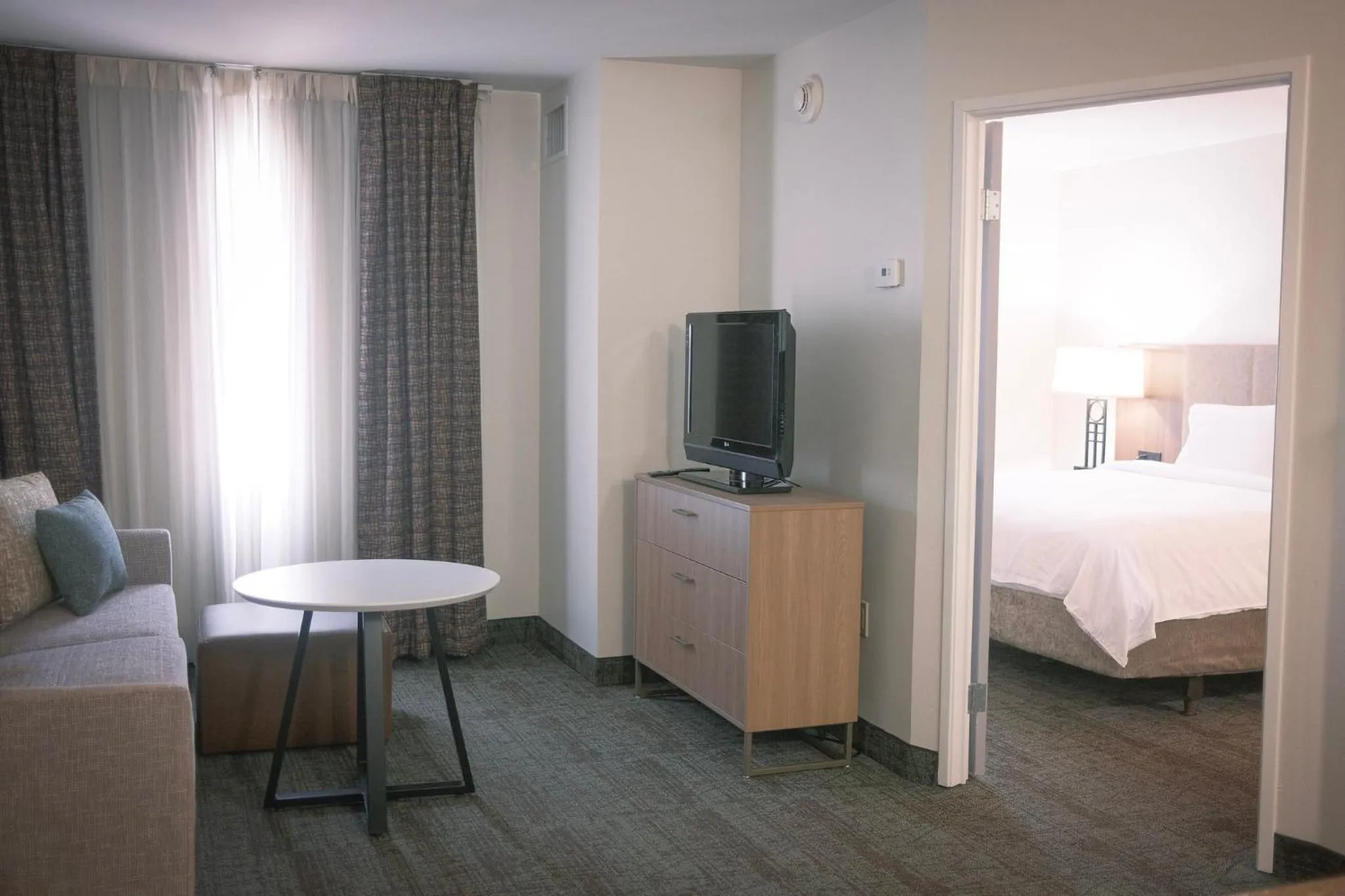 Photo of the whole room, Bed in Staybridge Suites Austin Airport by IHG
