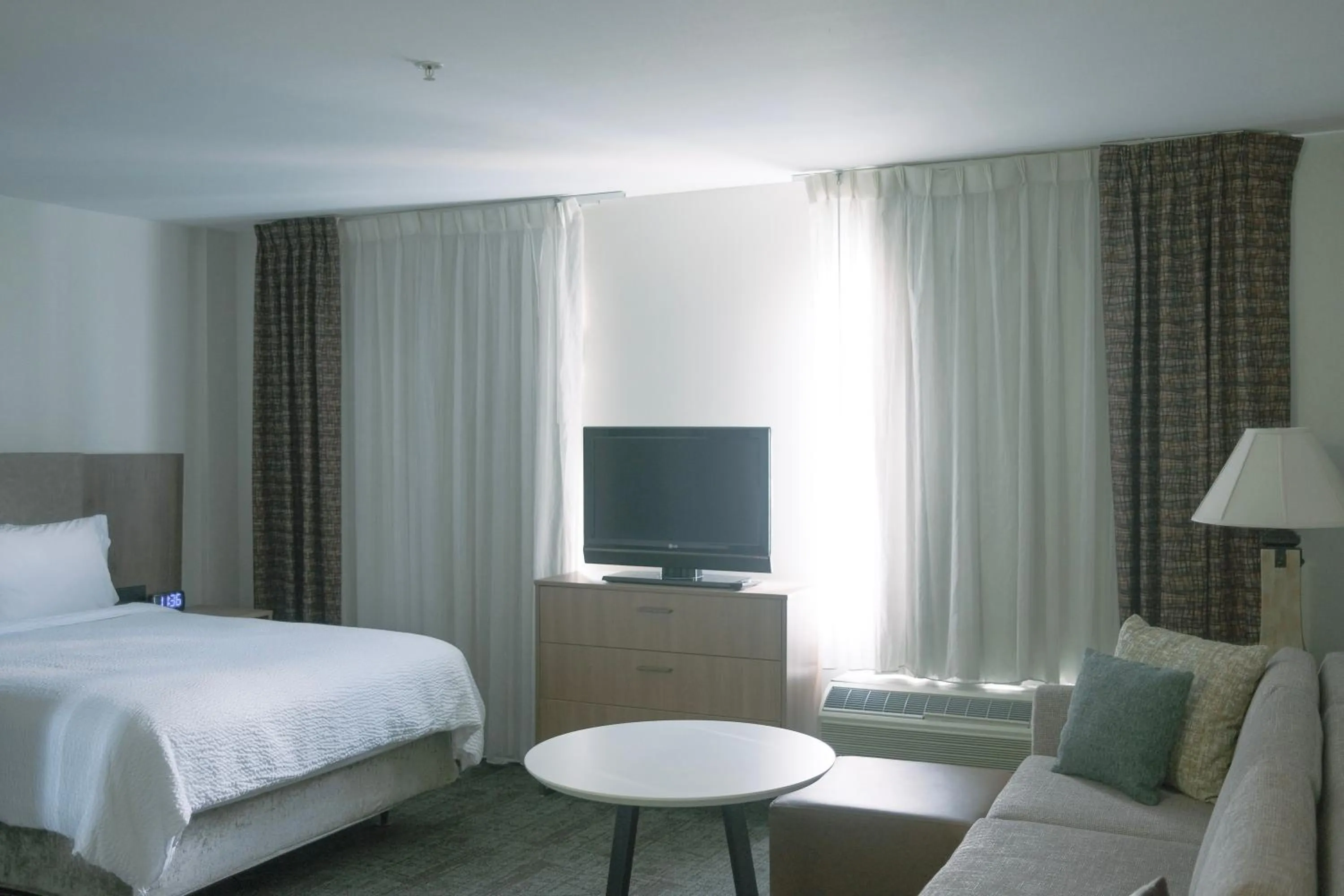 Photo of the whole room, Bed in Staybridge Suites Austin Airport by IHG