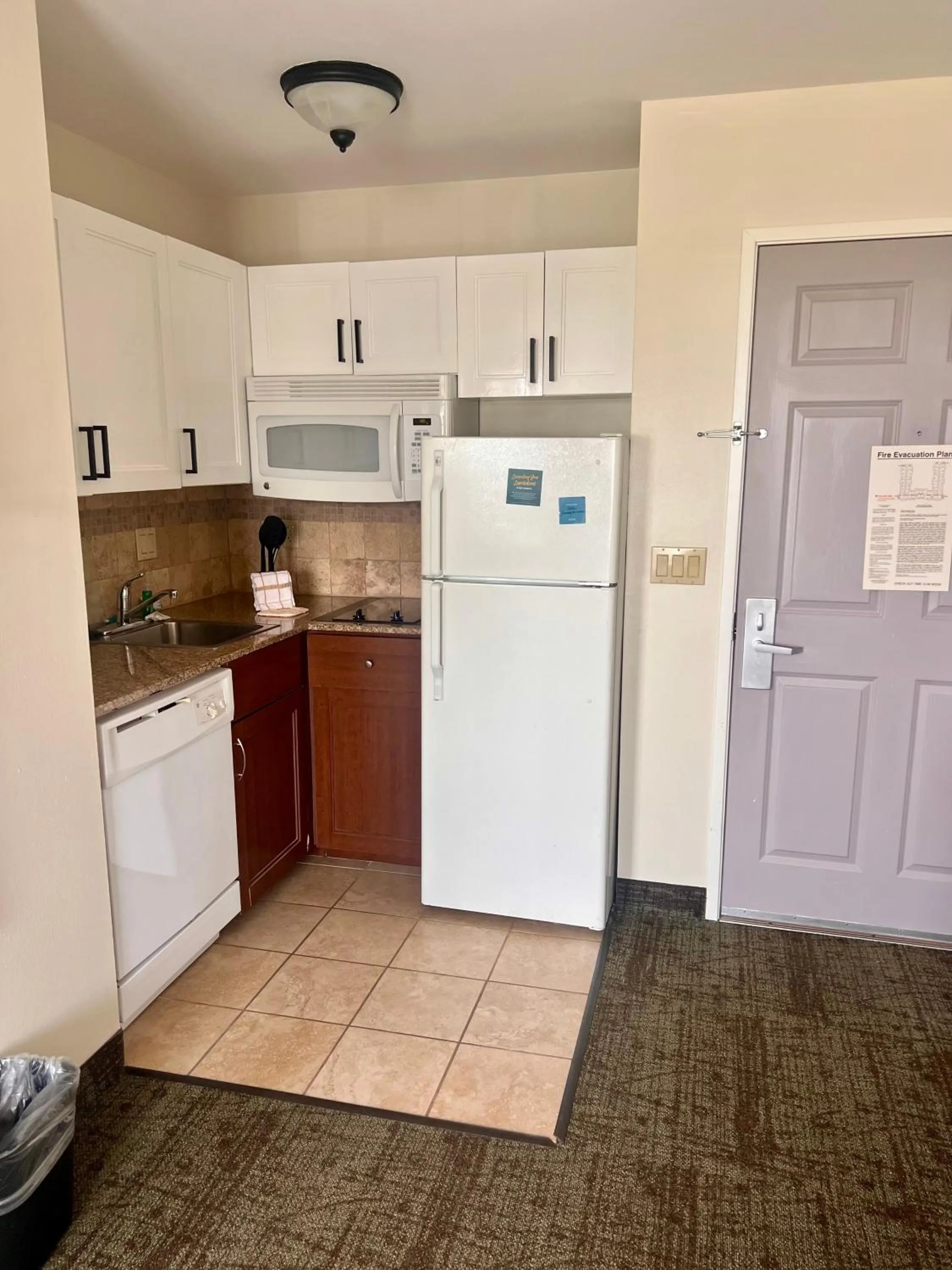 Kitchen or kitchenette in Staybridge Suites Austin Airport by IHG