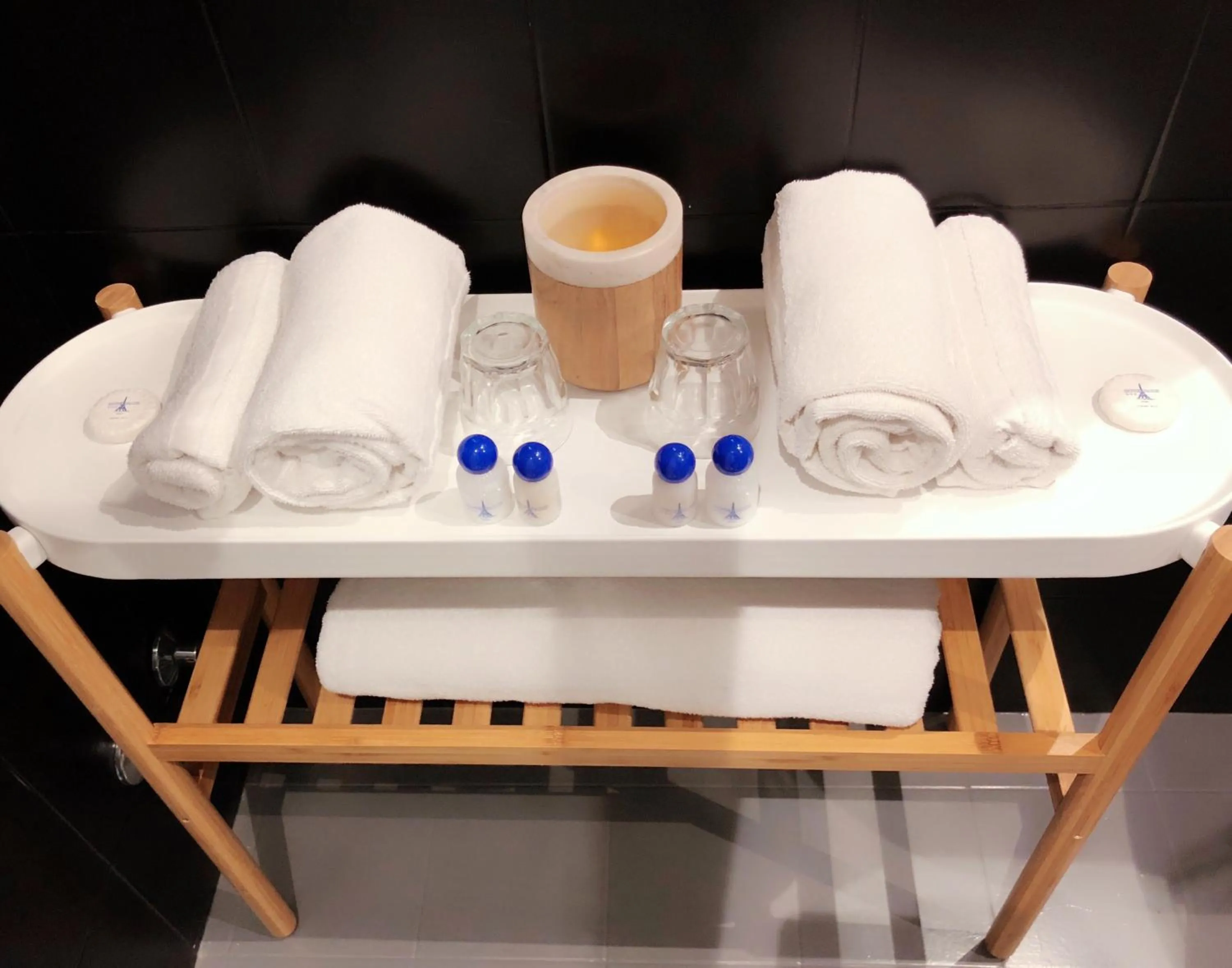 Shower in Hotel Paris