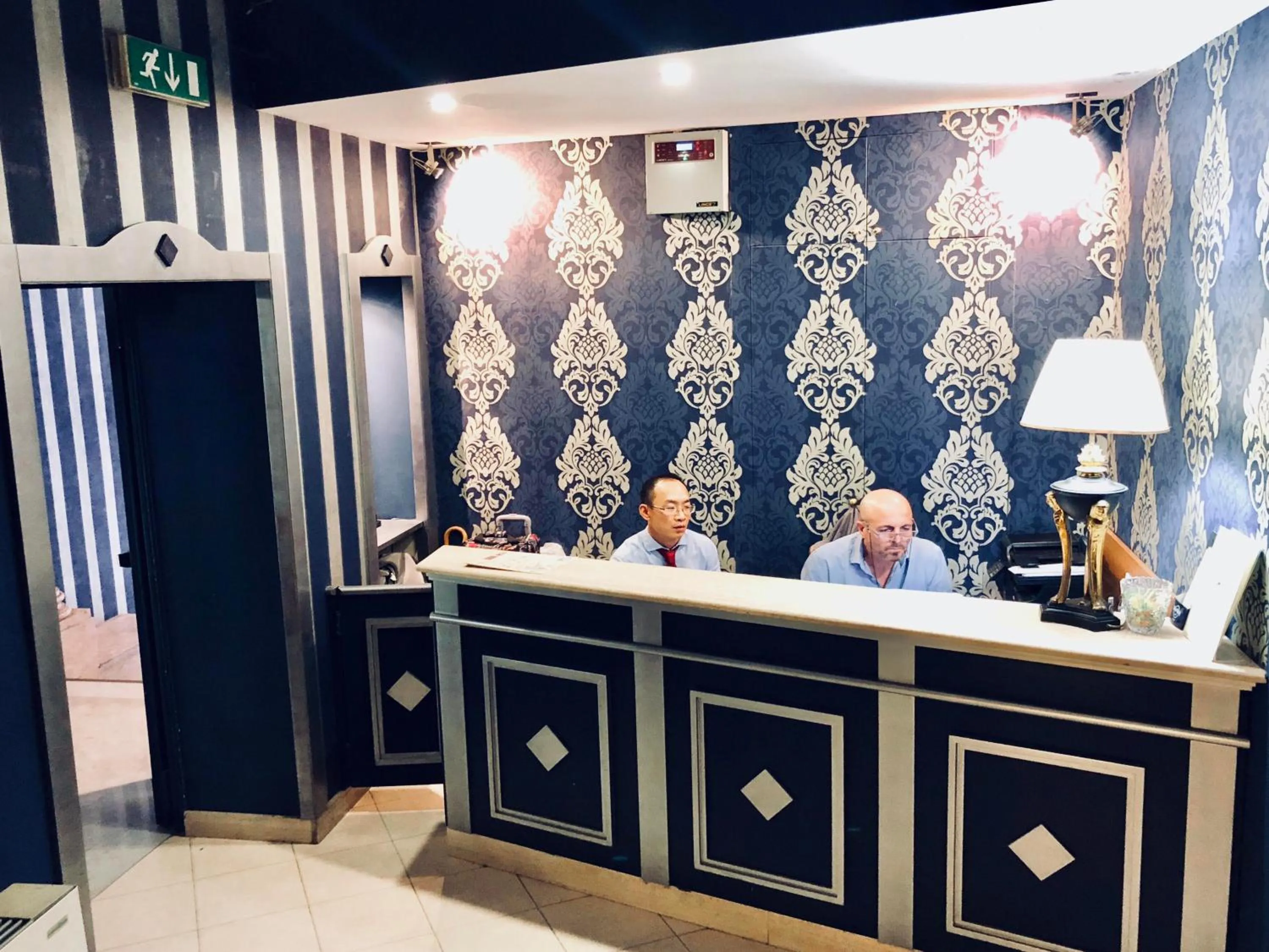 Lobby or reception in Hotel Paris