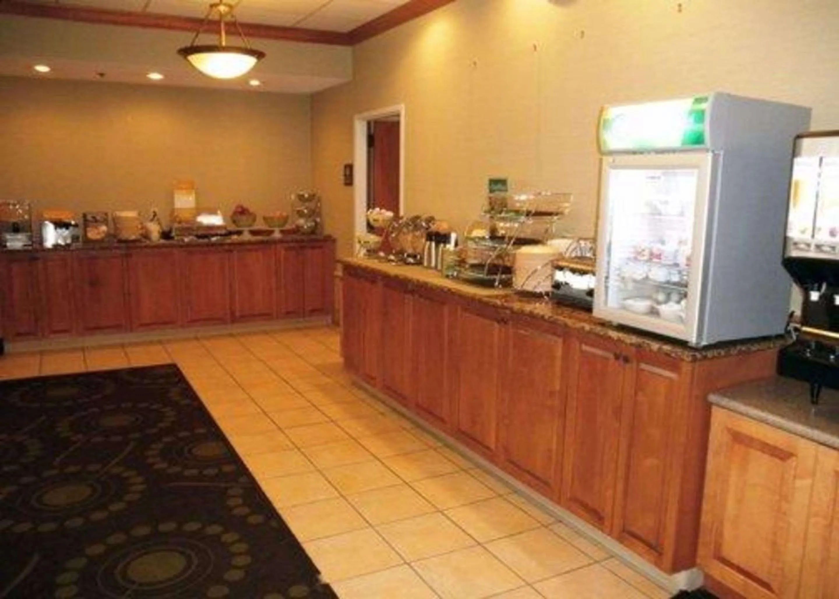 Restaurant/places to eat in Quality Inn Florissant-St Louis