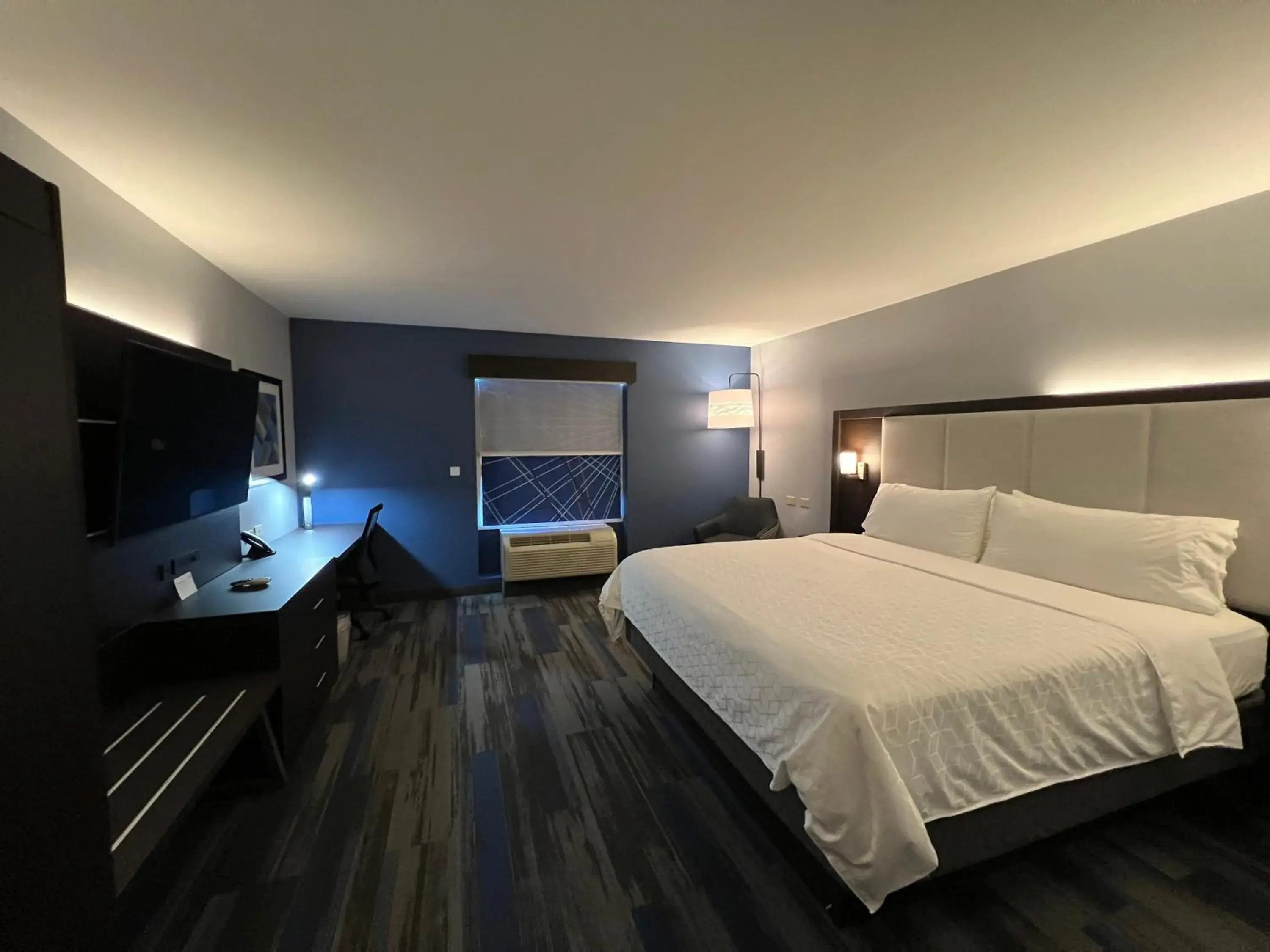 King Suite with Sofa Bed in Holiday Inn Express & Suites Columbia - East Elkridge, Jessup an IHG Hotel King Suite with Sofa Bed in Holiday Inn Express & Suites Columbia - East Elkridge, Jessup an IHG Hotel