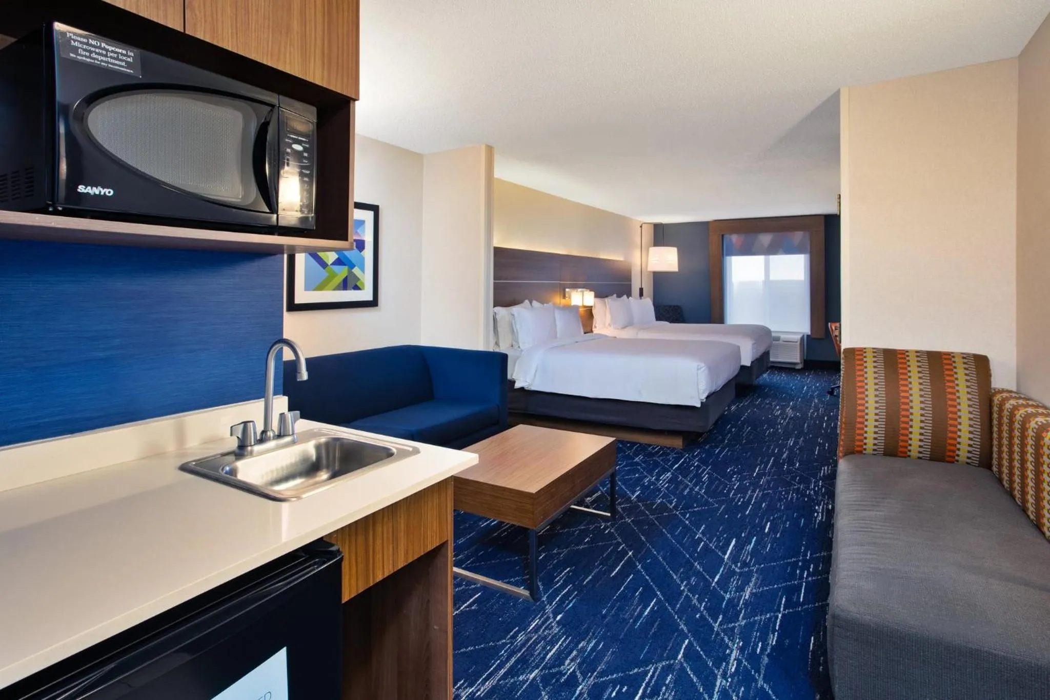 Photo of the whole room, Bed in Holiday Inn Express Hotel & Suites Auburn Hills by IHG