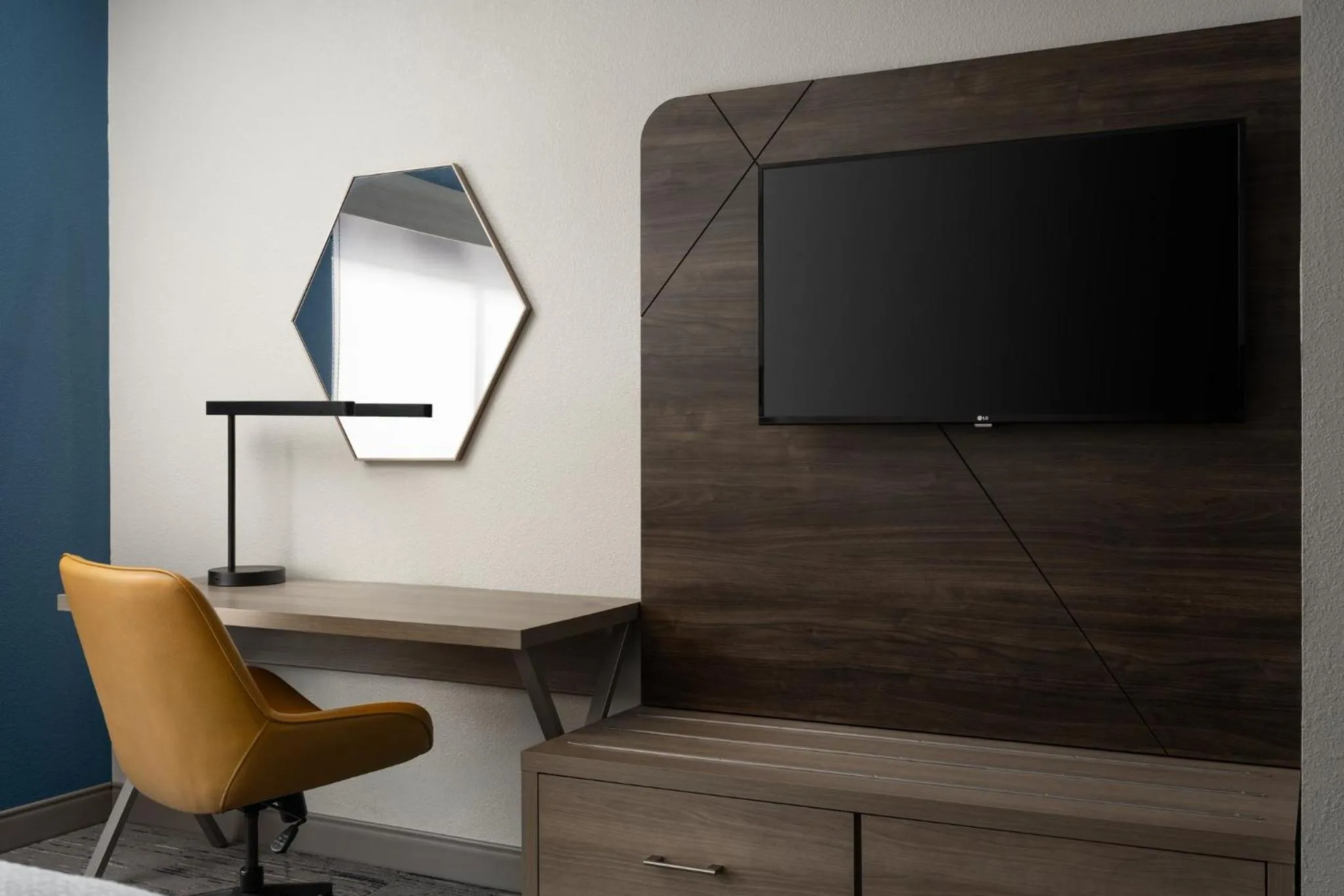 Photo of the whole room in Holiday Inn Express Hotel & Suites Chaffee - Jacksonville West by IHG