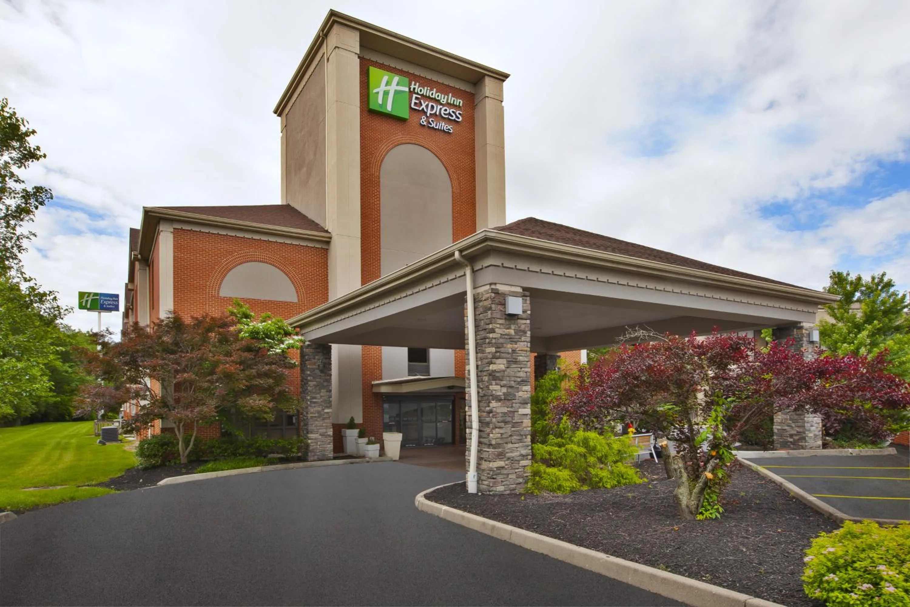 Property building in Holiday Inn Express Hotel & Suites Cincinnati Northeast-Milford by IHG