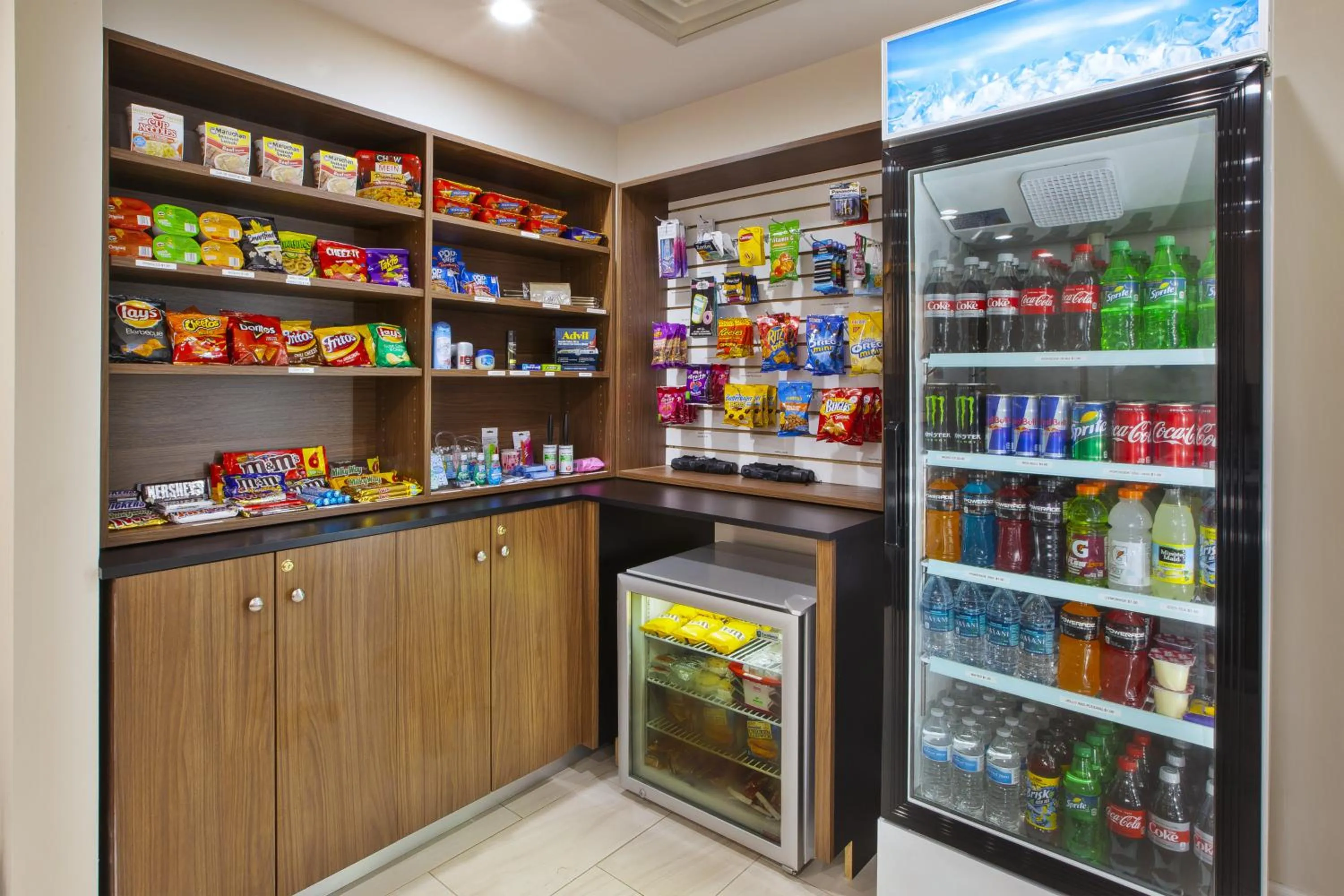 Lobby or reception in Holiday Inn Express Hotel & Suites Cincinnati Northeast-Milford by IHG