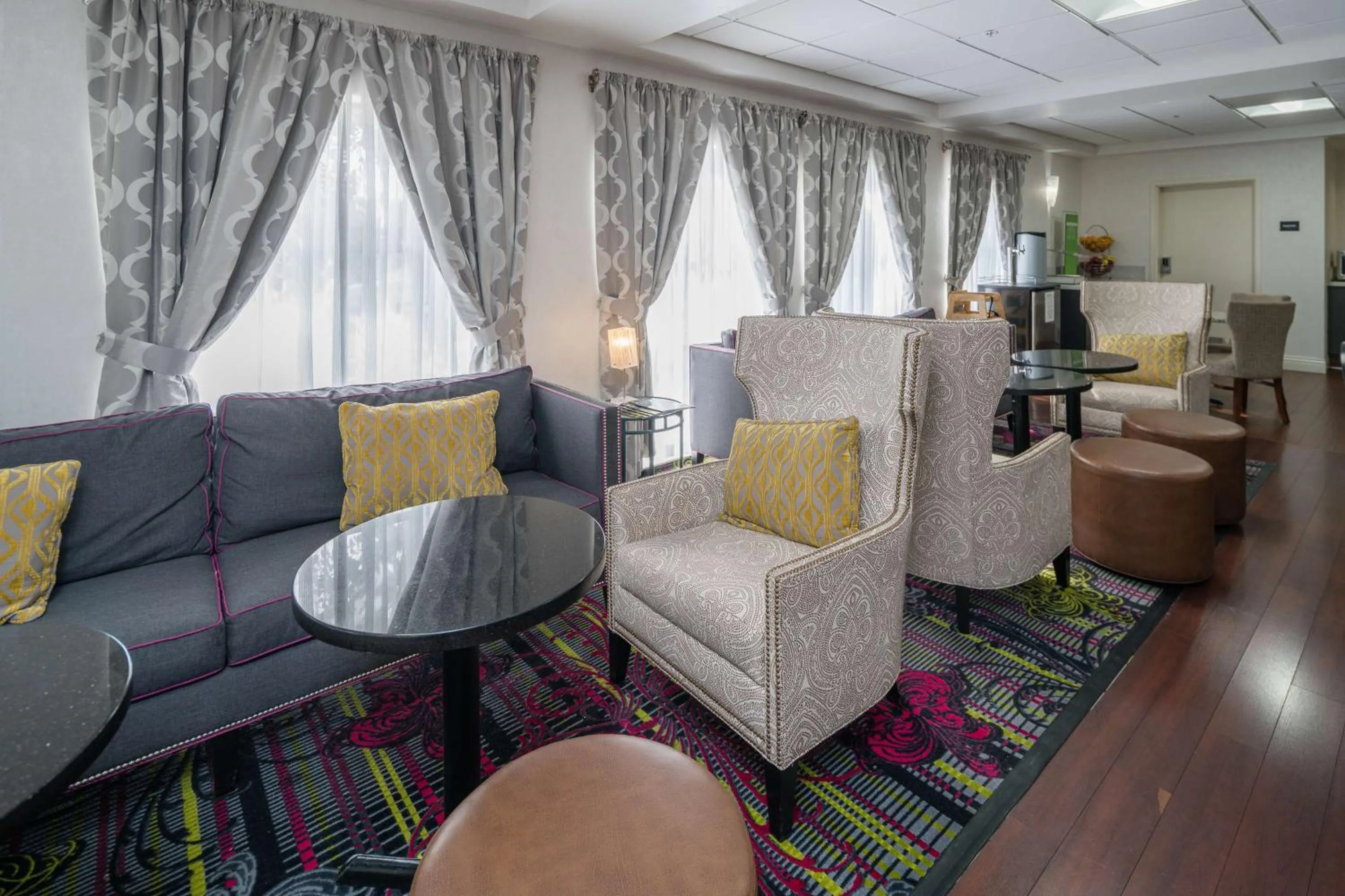 Restaurant/places to eat in Hampton Inn Livermore