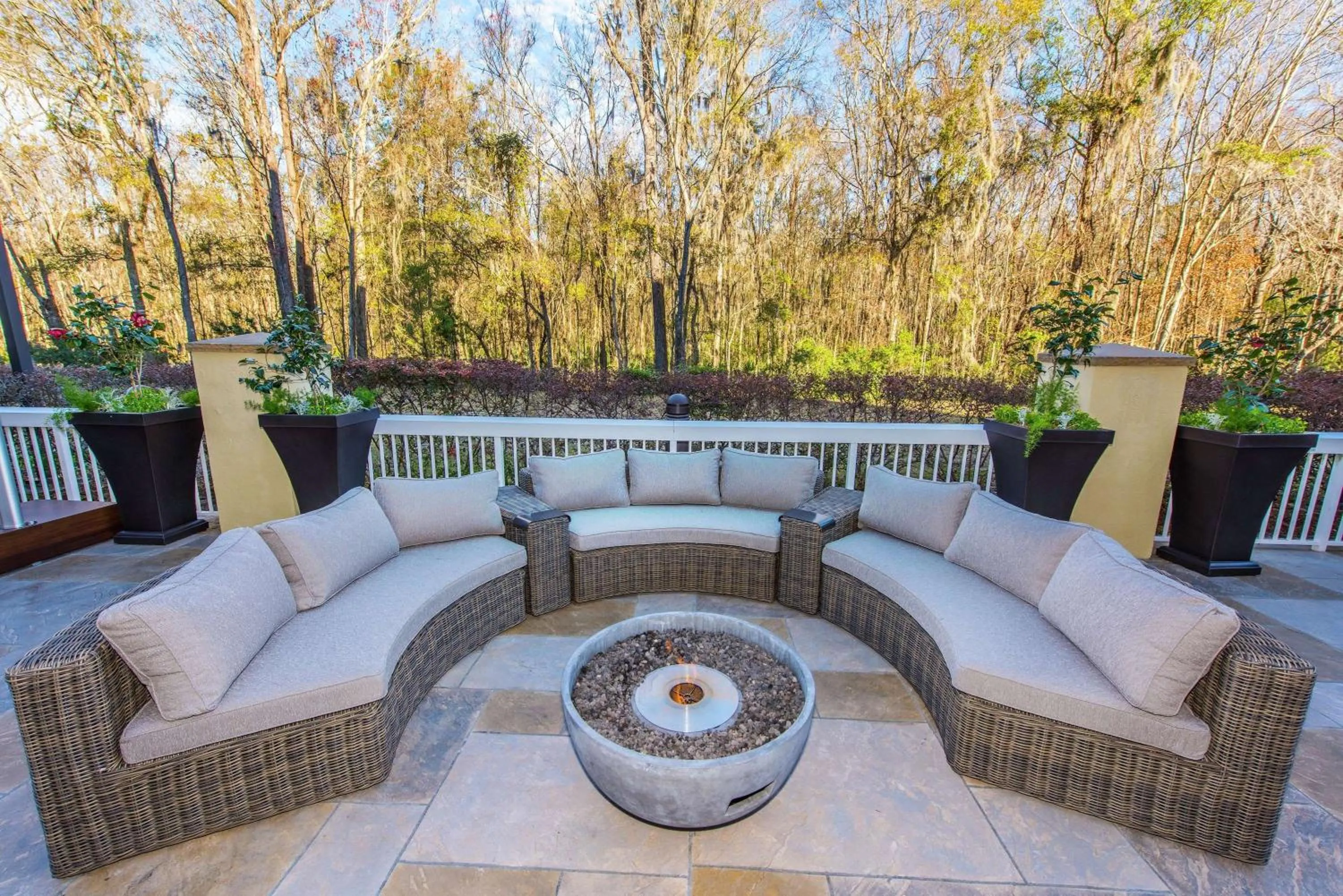 Patio in DoubleTree by Hilton North Charleston - Convention Center