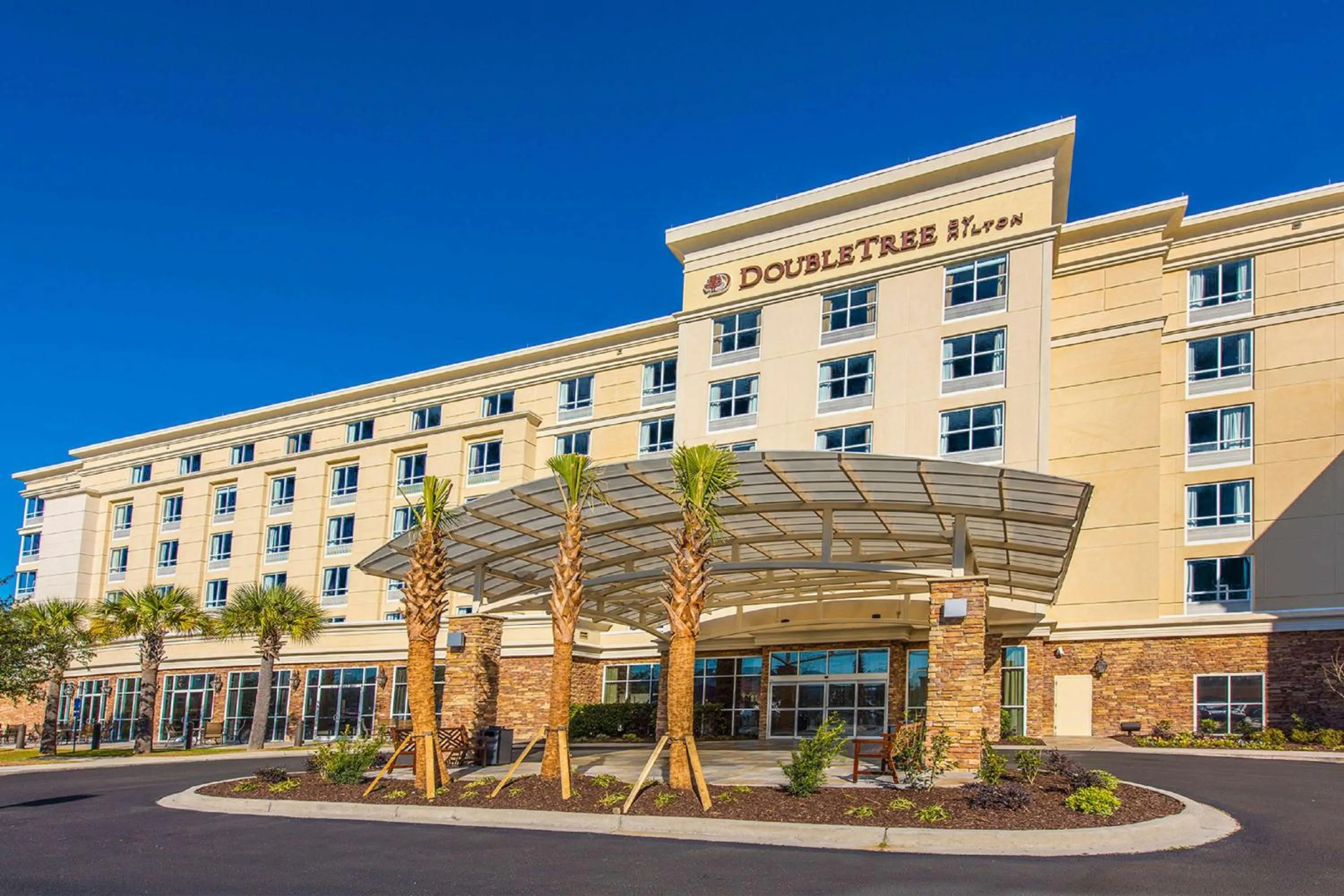 Property building in DoubleTree by Hilton North Charleston - Convention Center