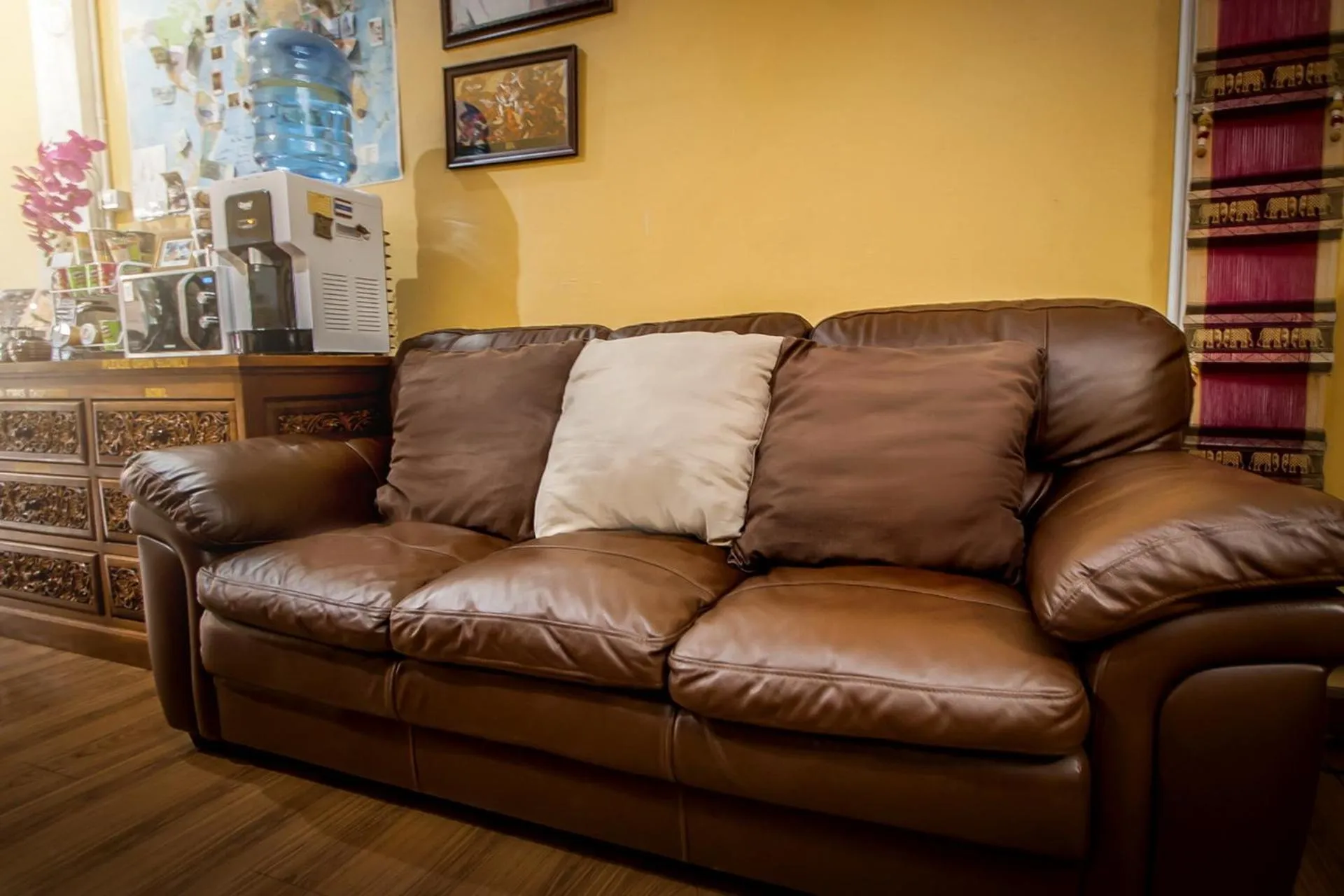 Property building in Thai Thai Hostel