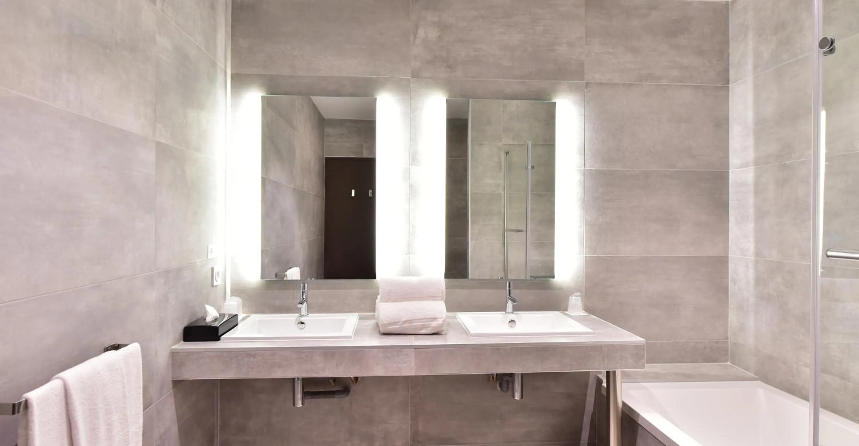 Bathroom in Best Western Plus Central Park Hotel