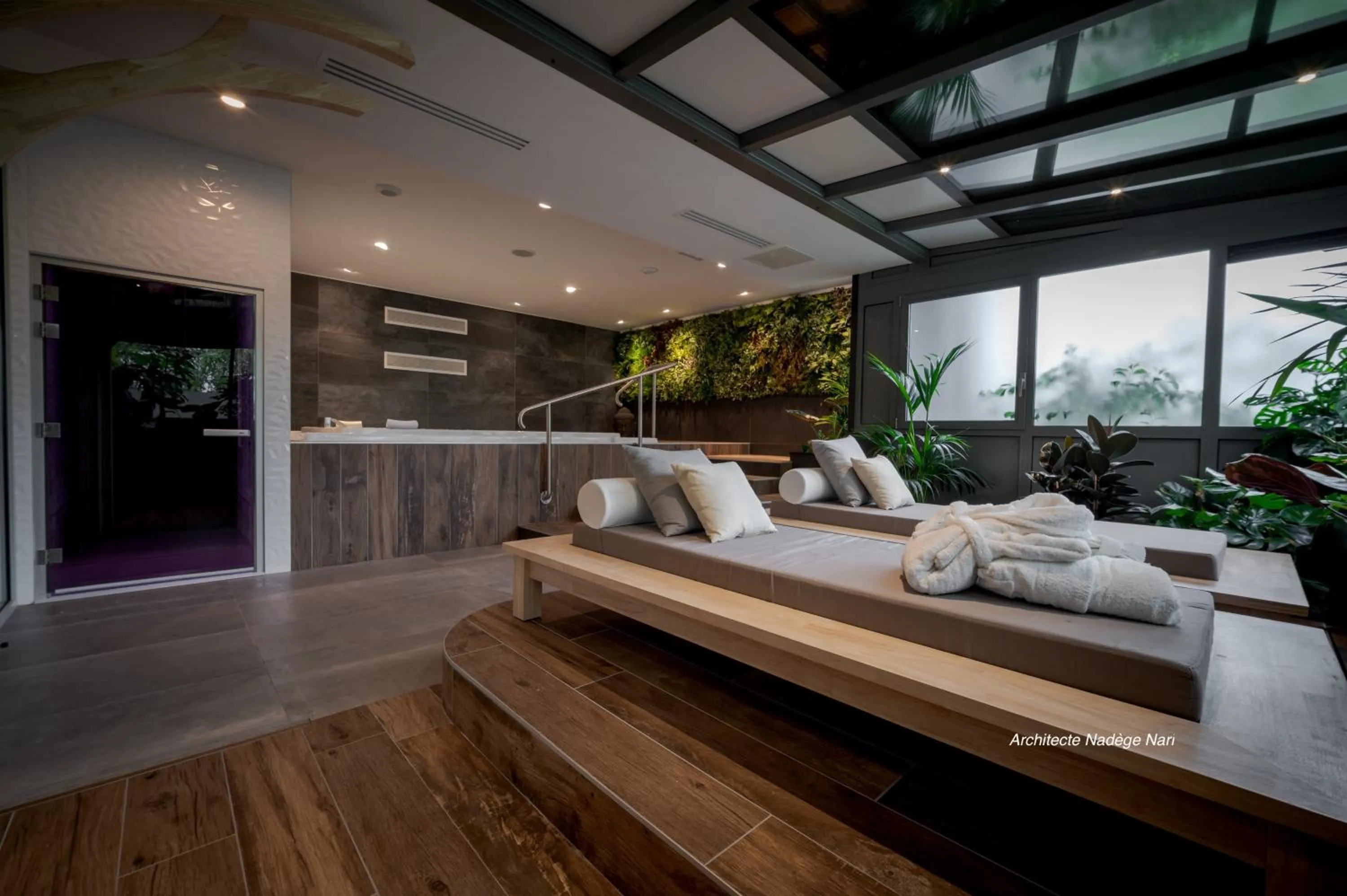 Hot Tub in Best Western Plus Central Park Hotel