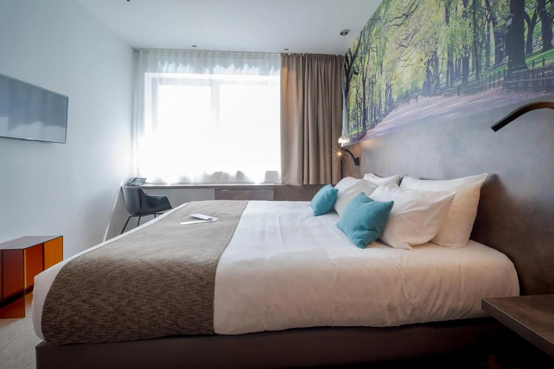 Bedroom, Bed in Best Western Plus Central Park Hotel