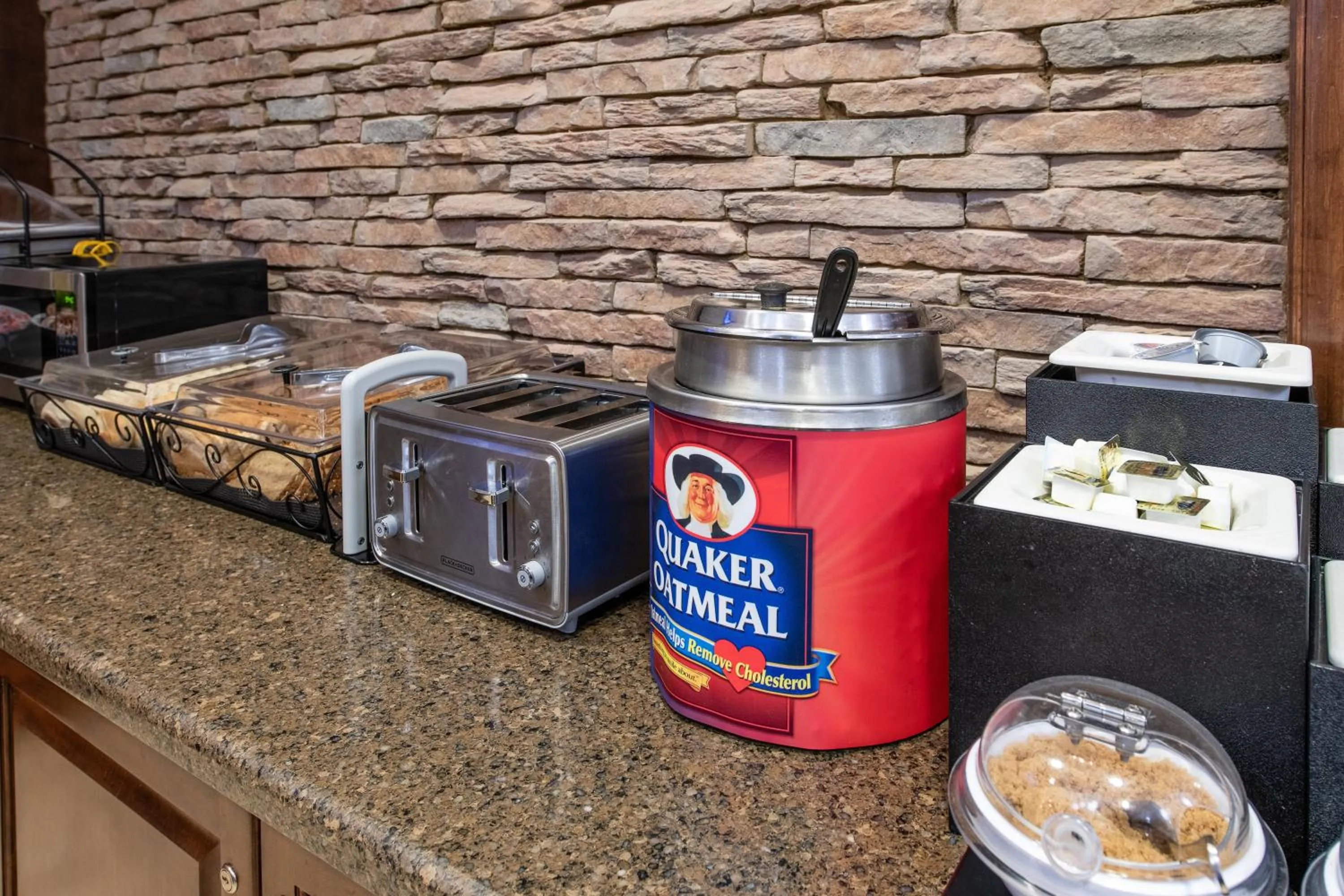 Restaurant/places to eat in Staybridge Suites North Charleston by IHG