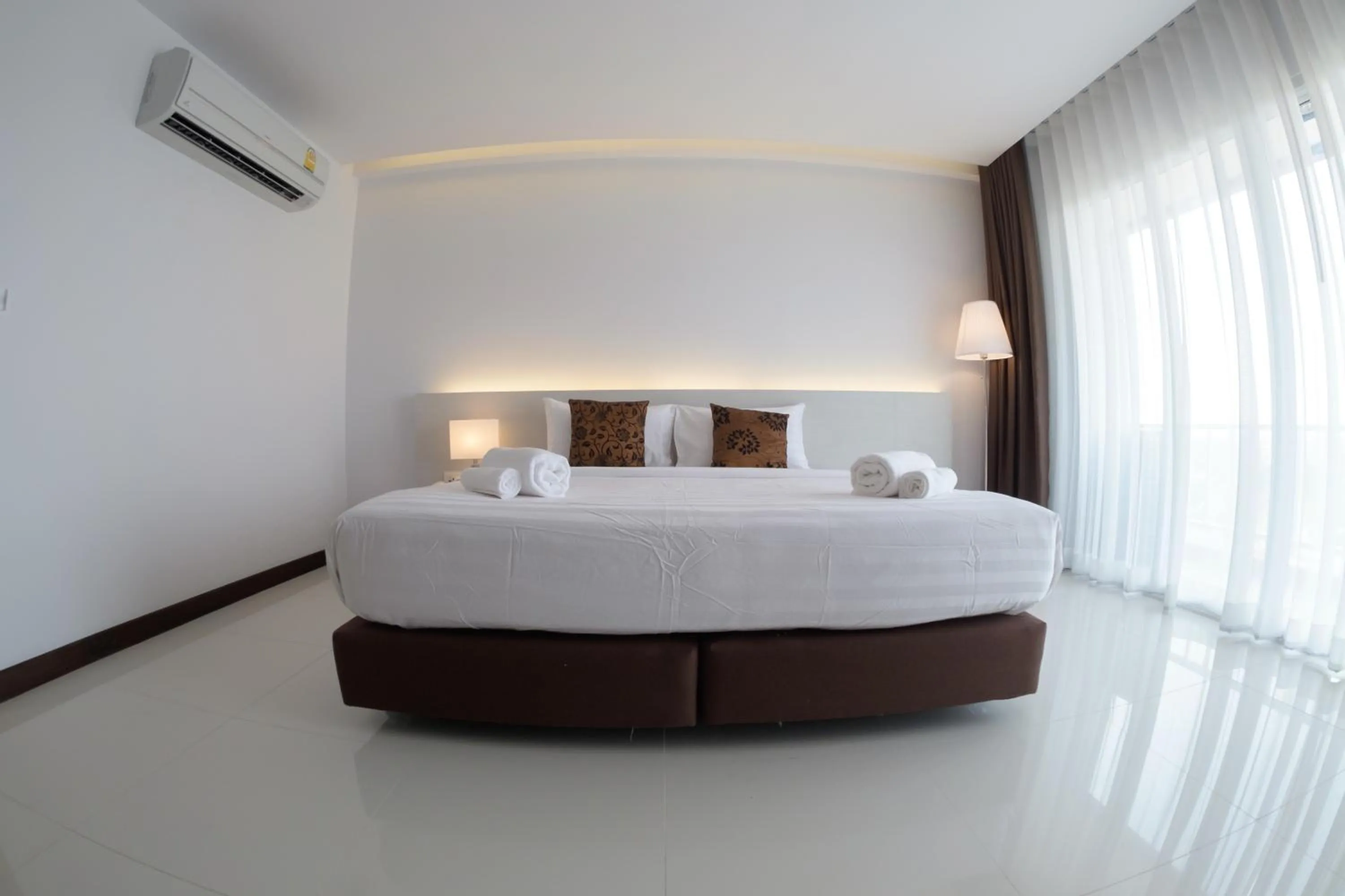 Bed in Chaisaeng Villa