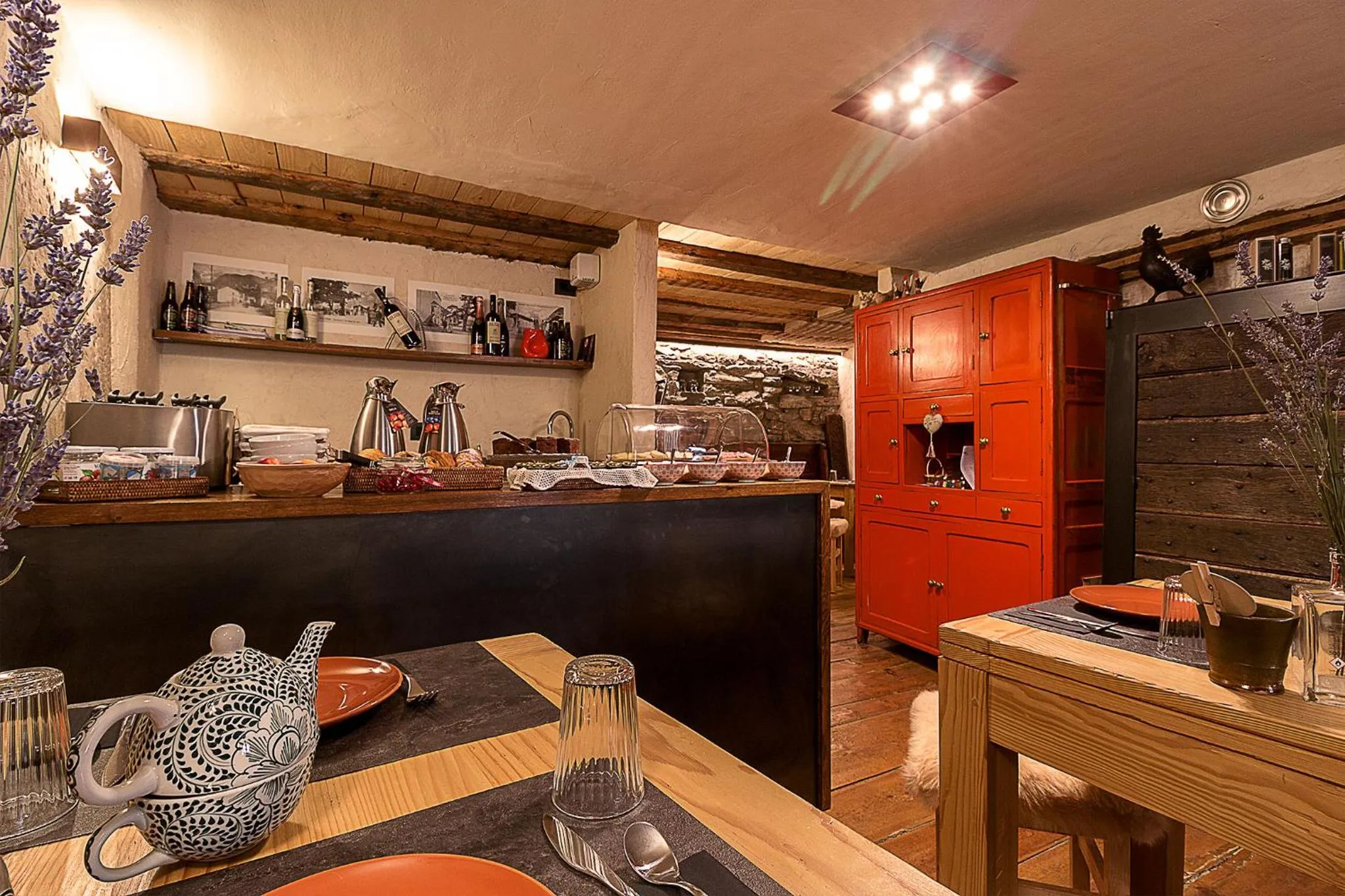 Continental breakfast in Maison La Saxe