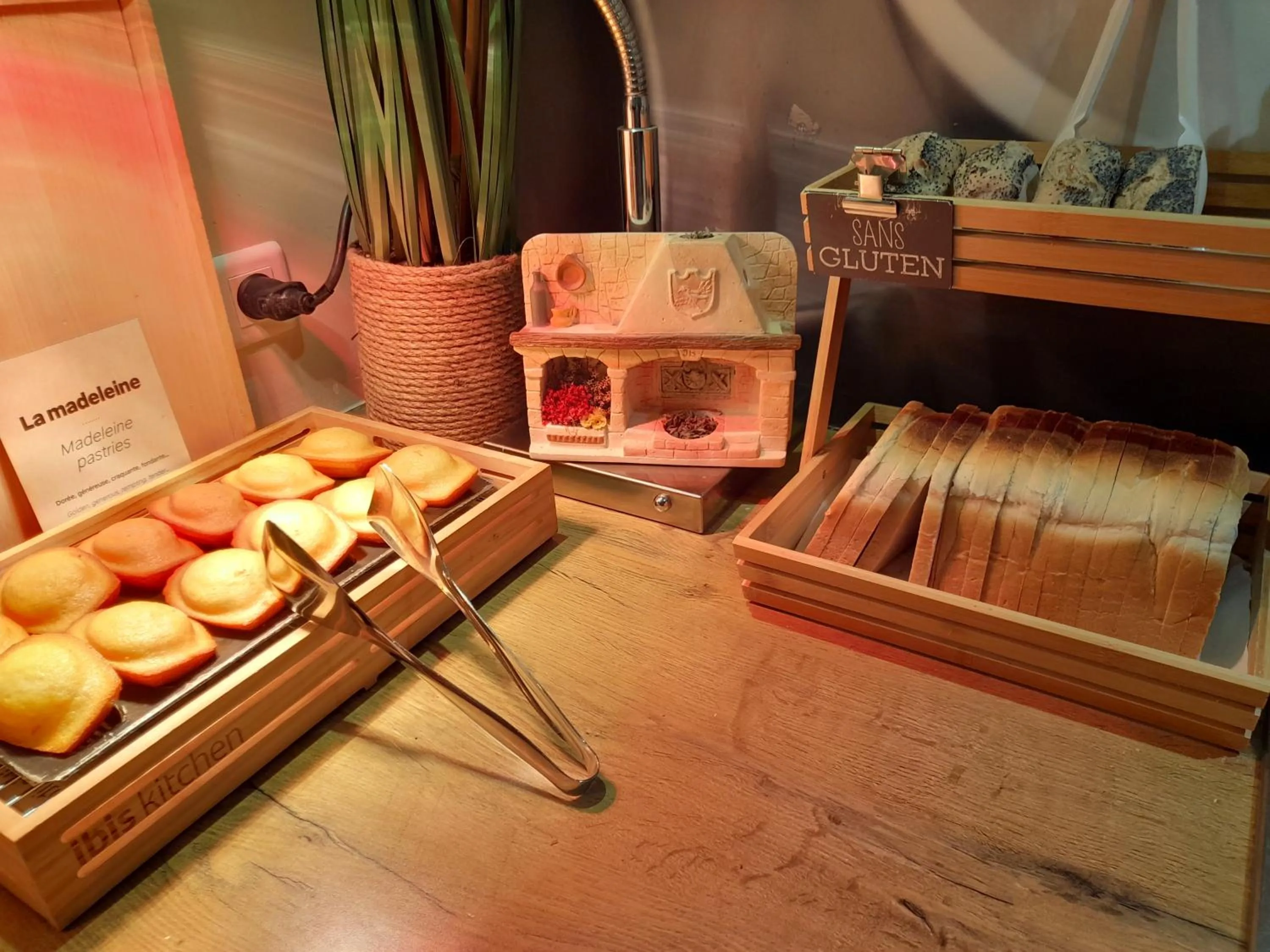 Buffet breakfast in ibis Nancy-Brabois