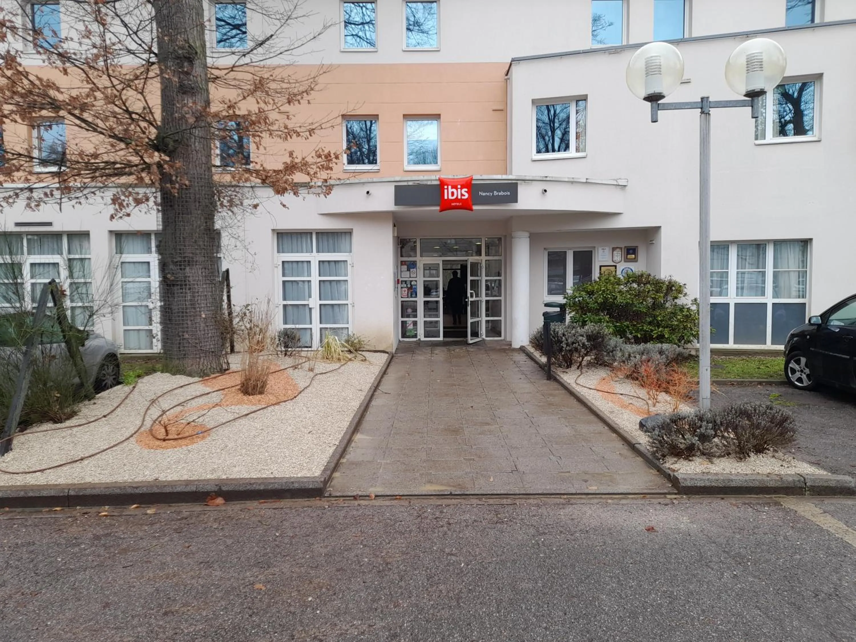 Facade/entrance in ibis Nancy-Brabois