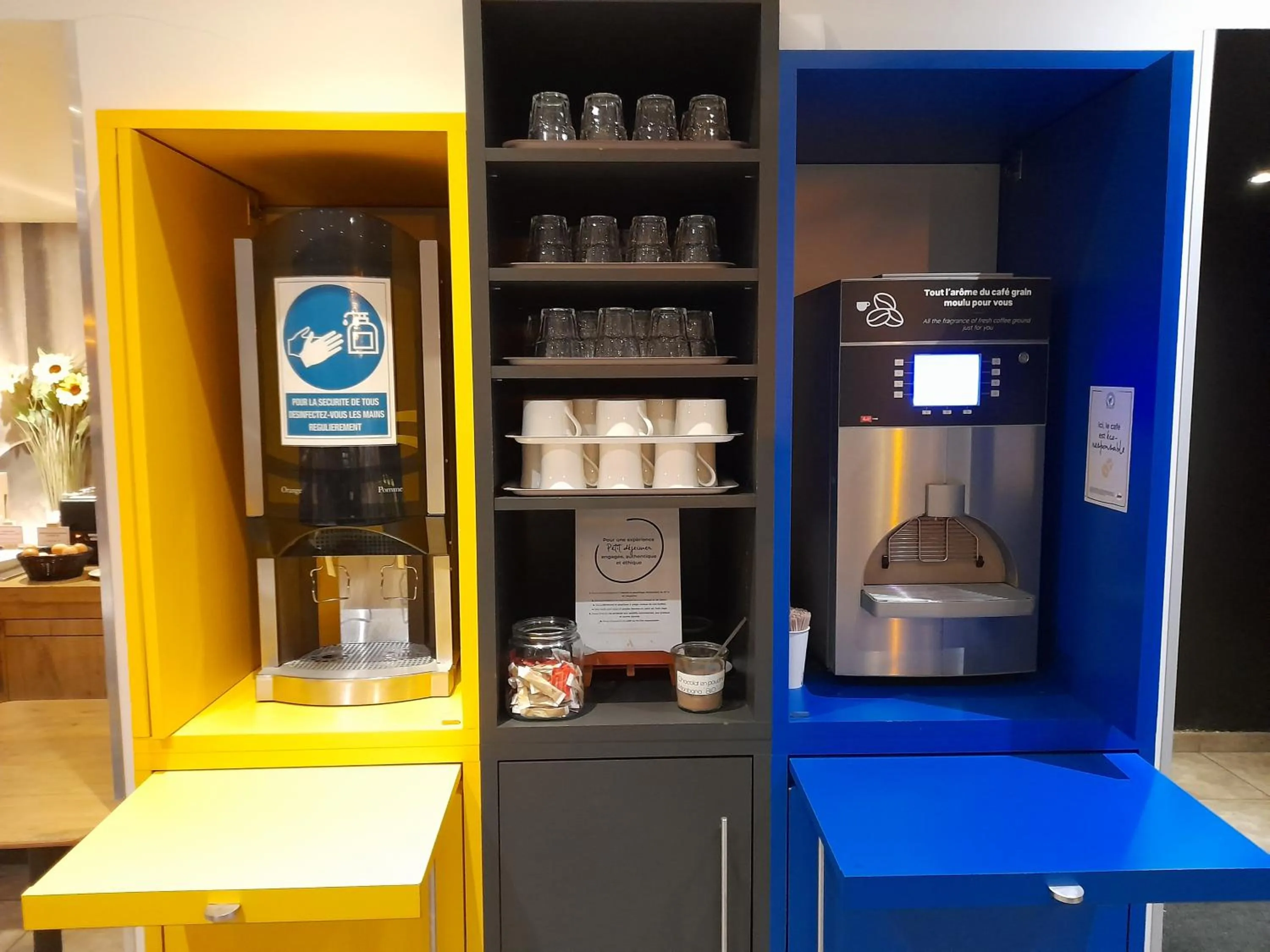 Buffet breakfast in ibis Nancy-Brabois