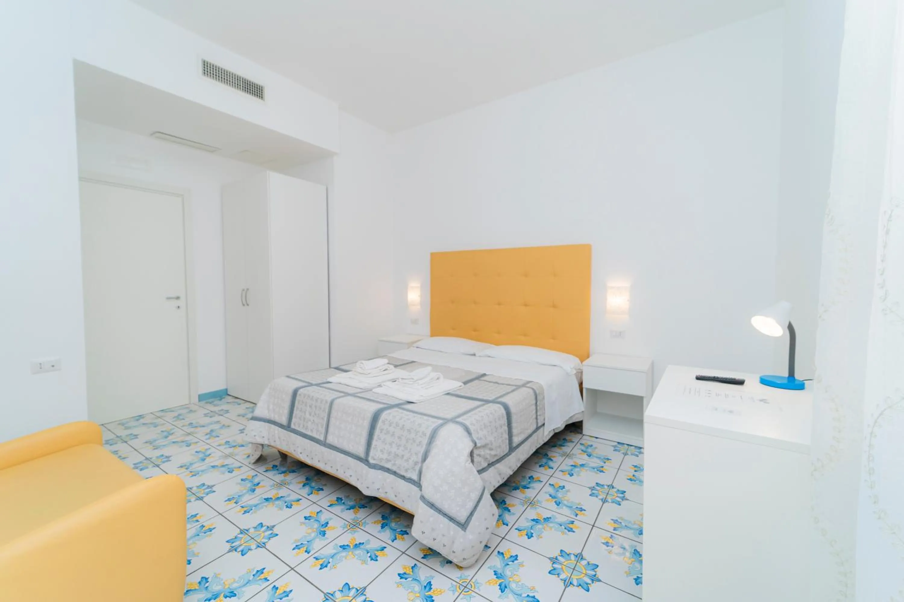 Photo of the whole room, Bed in La Casa di Aurora